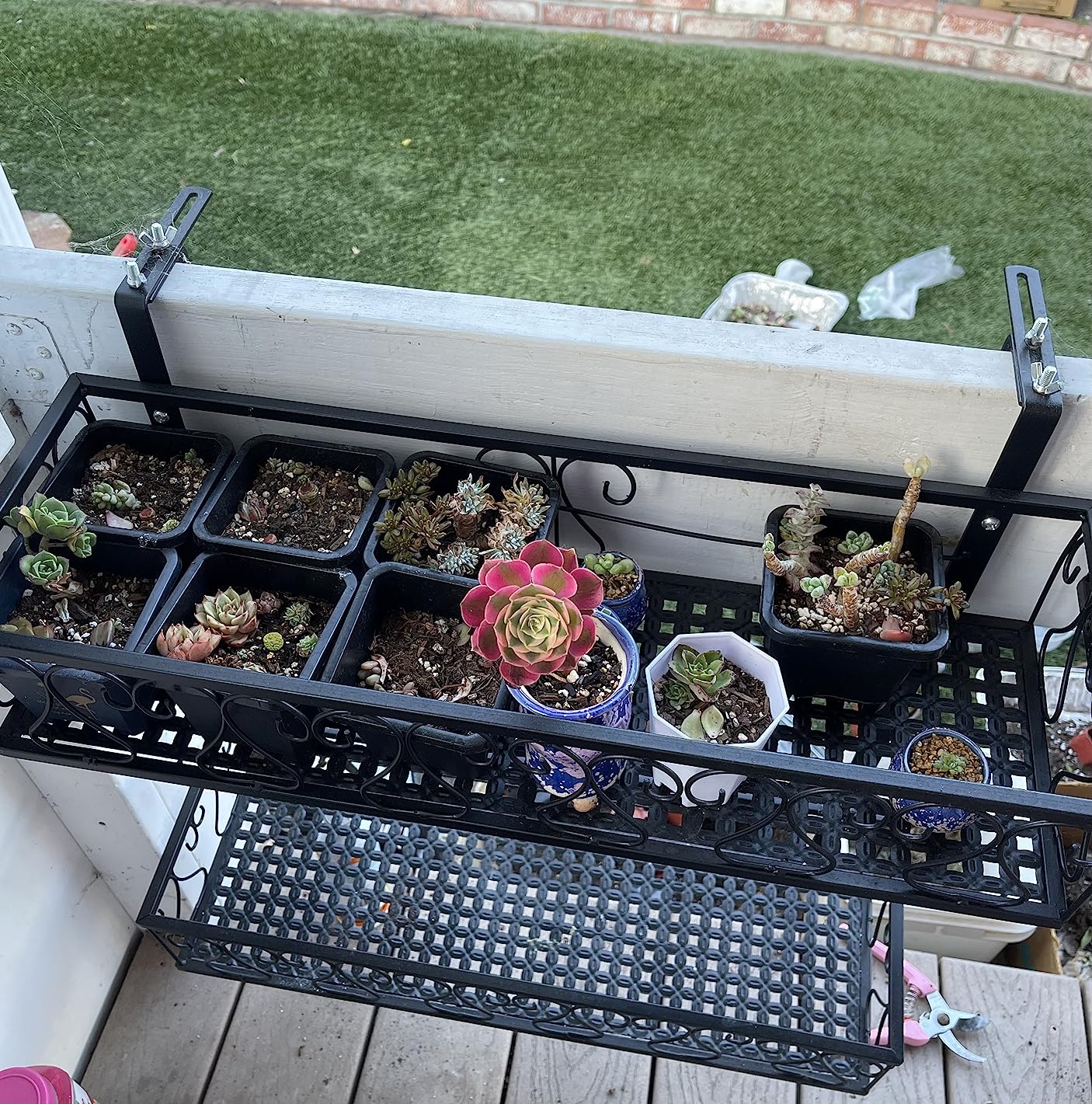 Giantex Balcoy Flower Pot Stand Rack w/ Adjustable Hooks & 2 Planter Baskets 