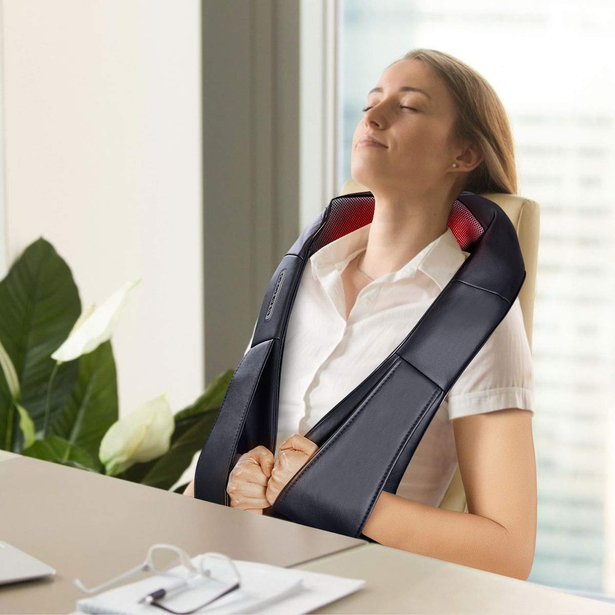 Giantex Shiatsu Neck Back Massager with Heat, Electric 3D Kneading Massage Pillow 