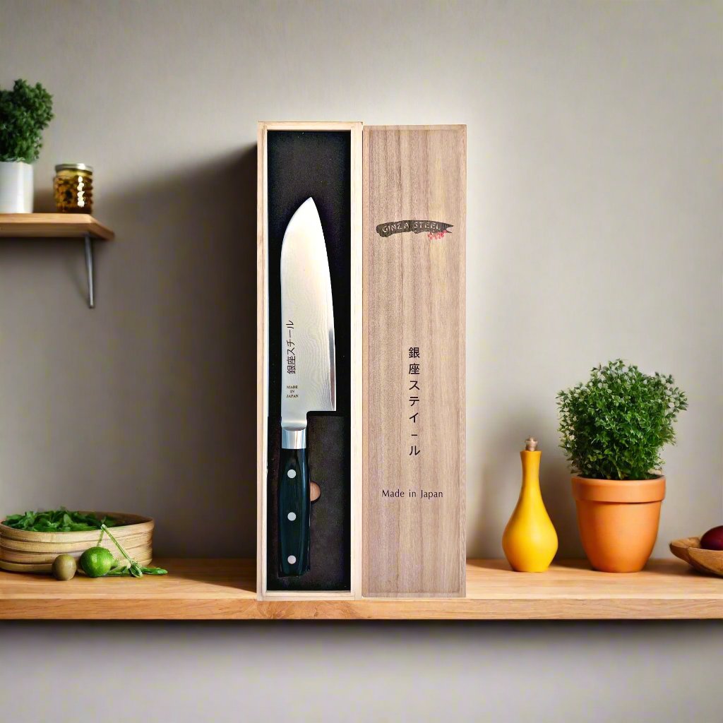 HAYAMI 180 - VG10 - 33 Layered Damascus Steel Santoku Knife 180mm 