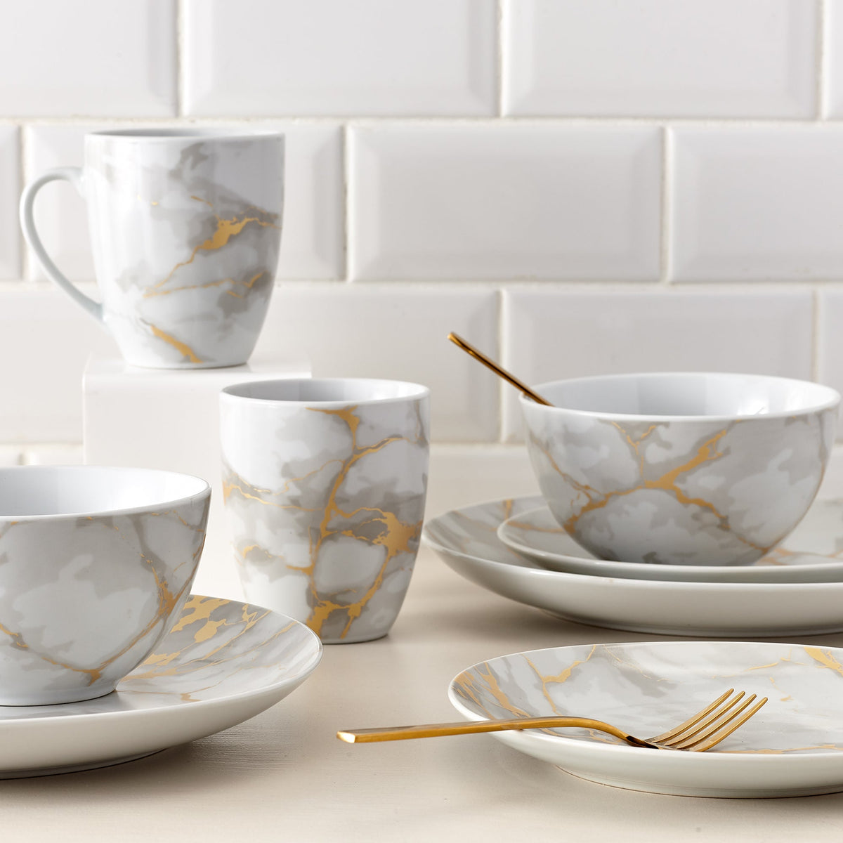 Dinnerware Set with Gold Flatware, Porcelain, 16-Piece Dinnerware, Grey and Gold Marble Look – Gold Marble