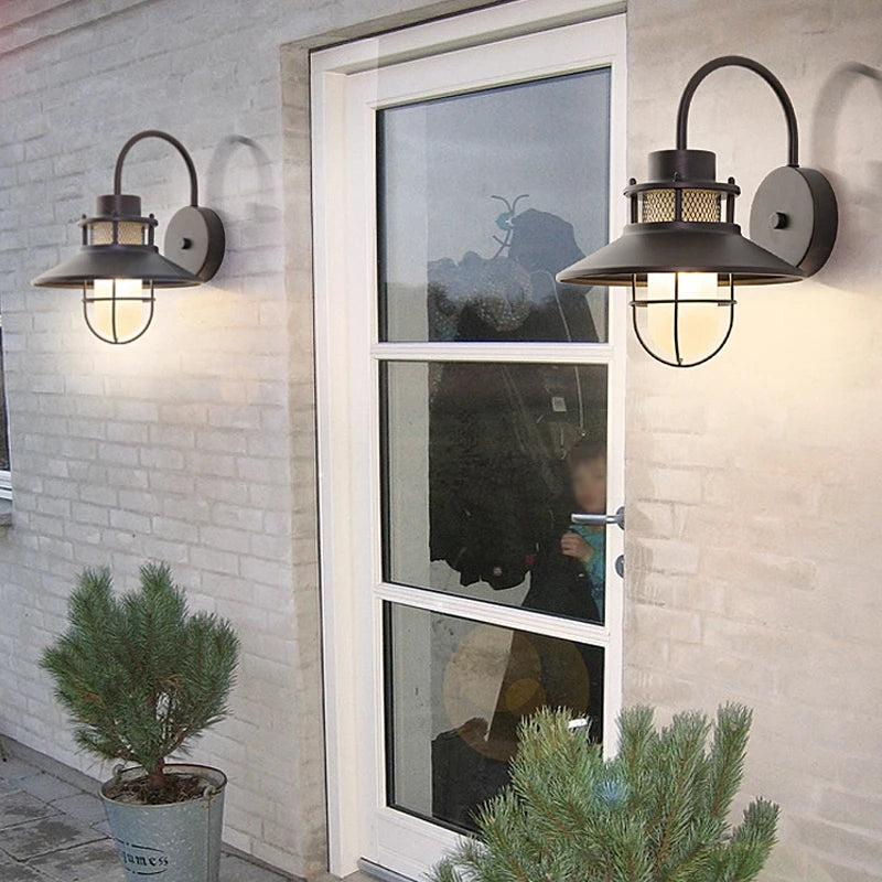 Outdoor Wall Lamp – IP54 Waterproof, American Retro Design for Balcony, Terrace, Entrance, Courtyard, and Farmhouse Lighting 