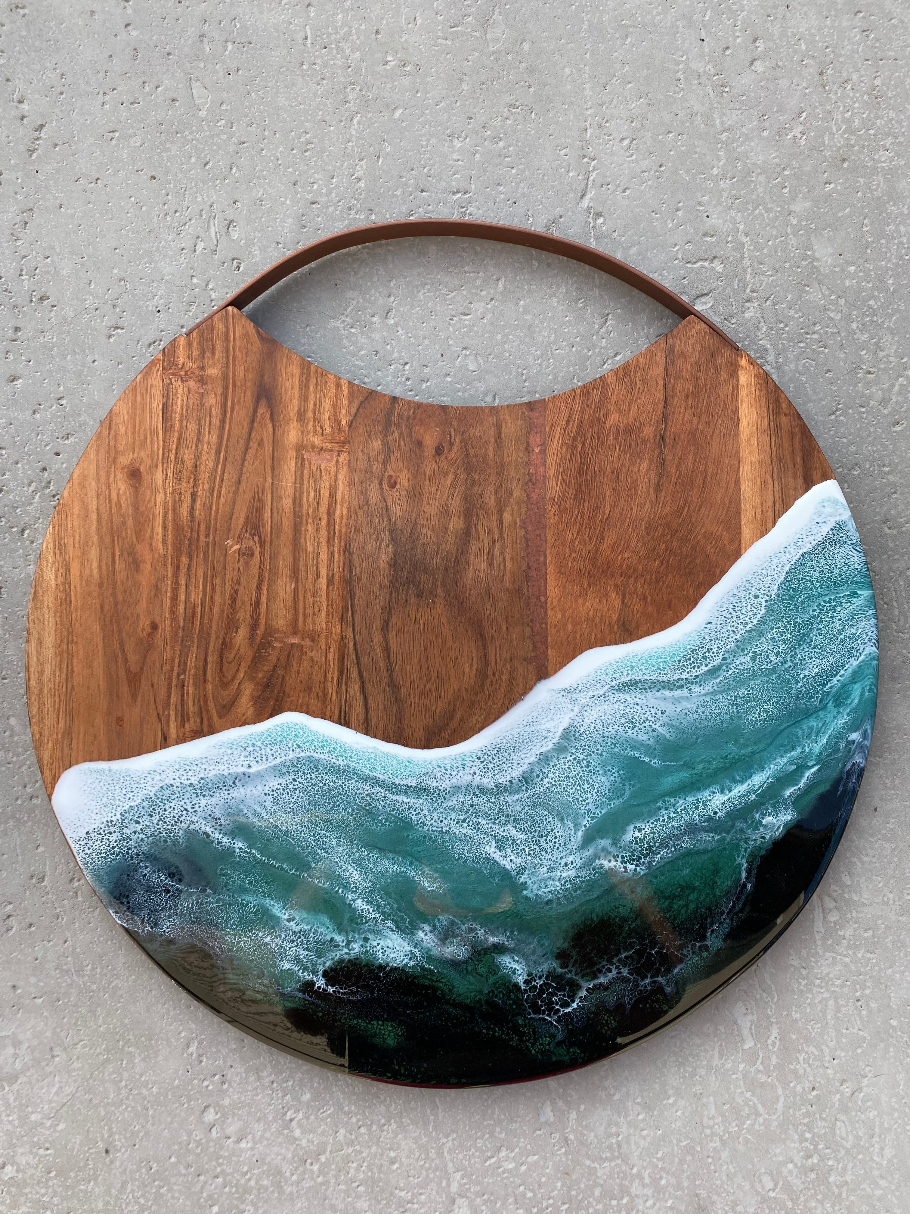 Round Charcuterie Board with Handle 