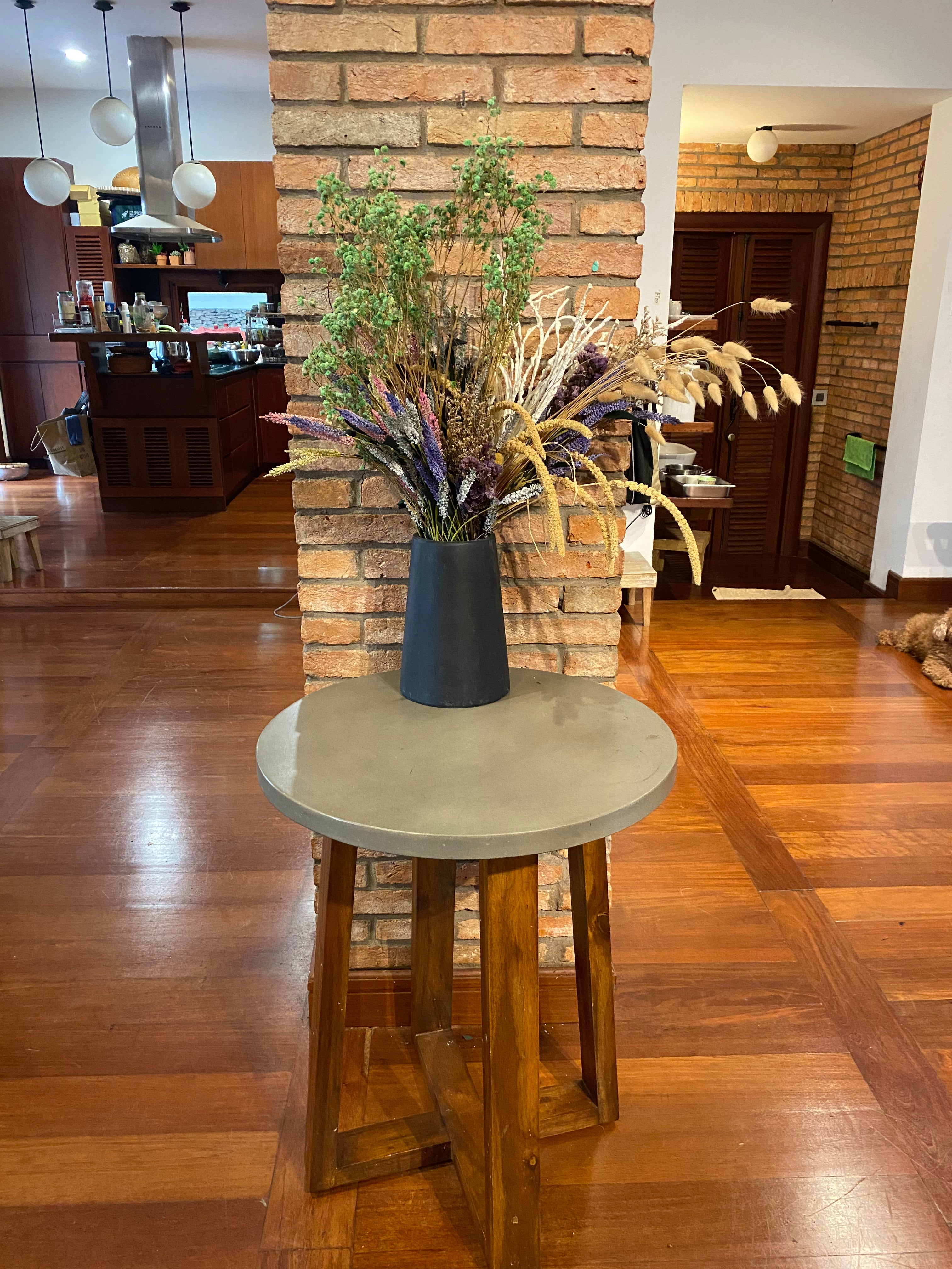 Black Vase Collection 