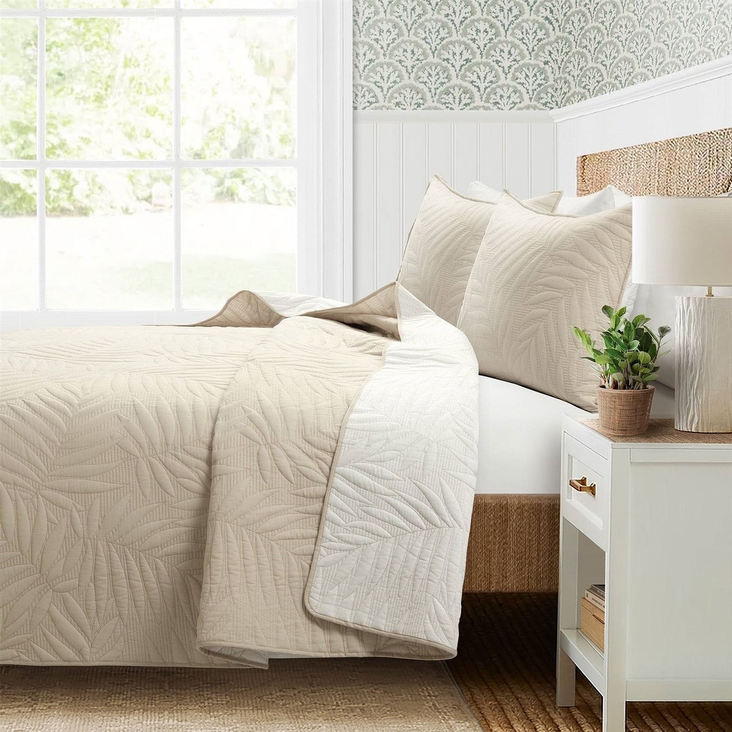 Full/Queen Lightweight Fern Leaf Reversible 3-PC White Beige Cotton Quilt Set - Free Shipping 