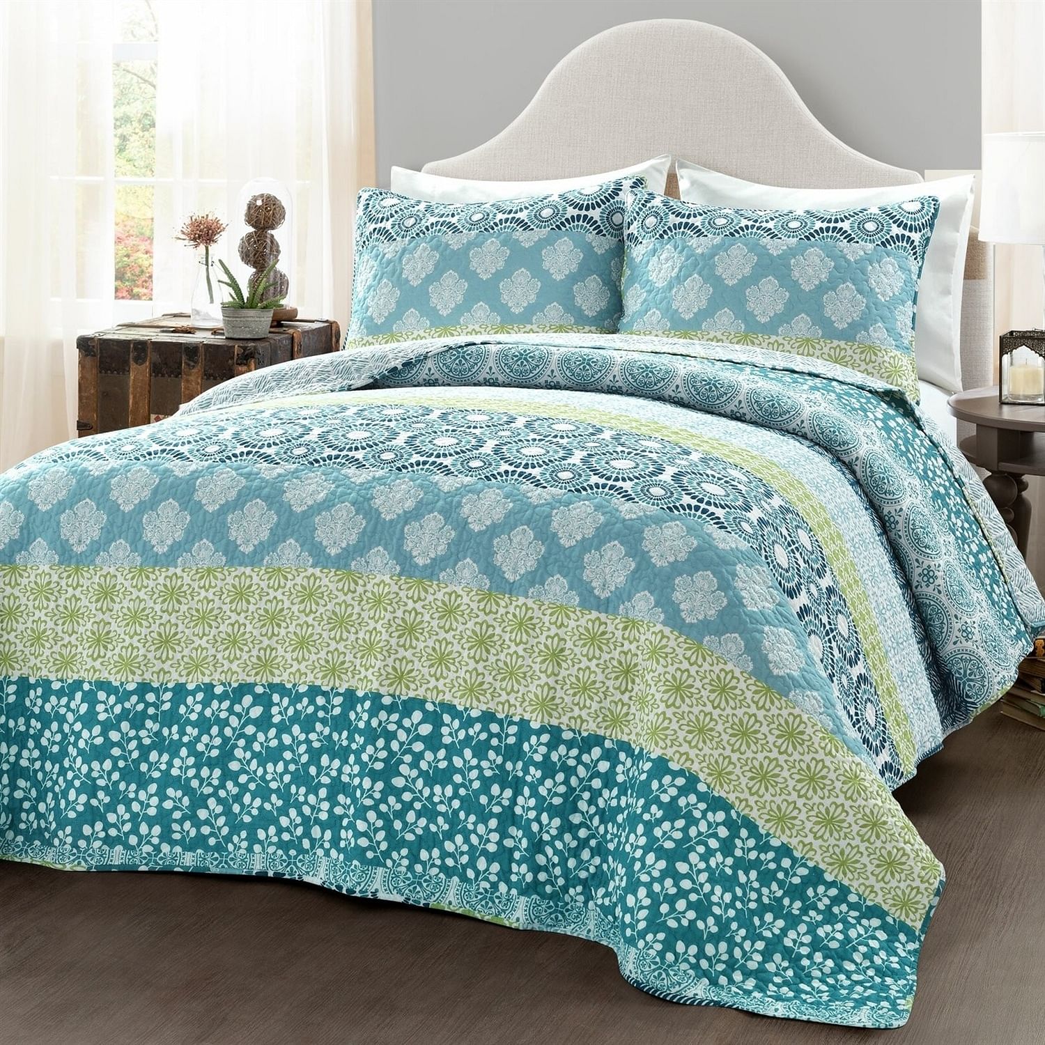 King size Cotton 3 Piece Reversible Blue White Green Floral Damask Quilt Set - Free Shipping