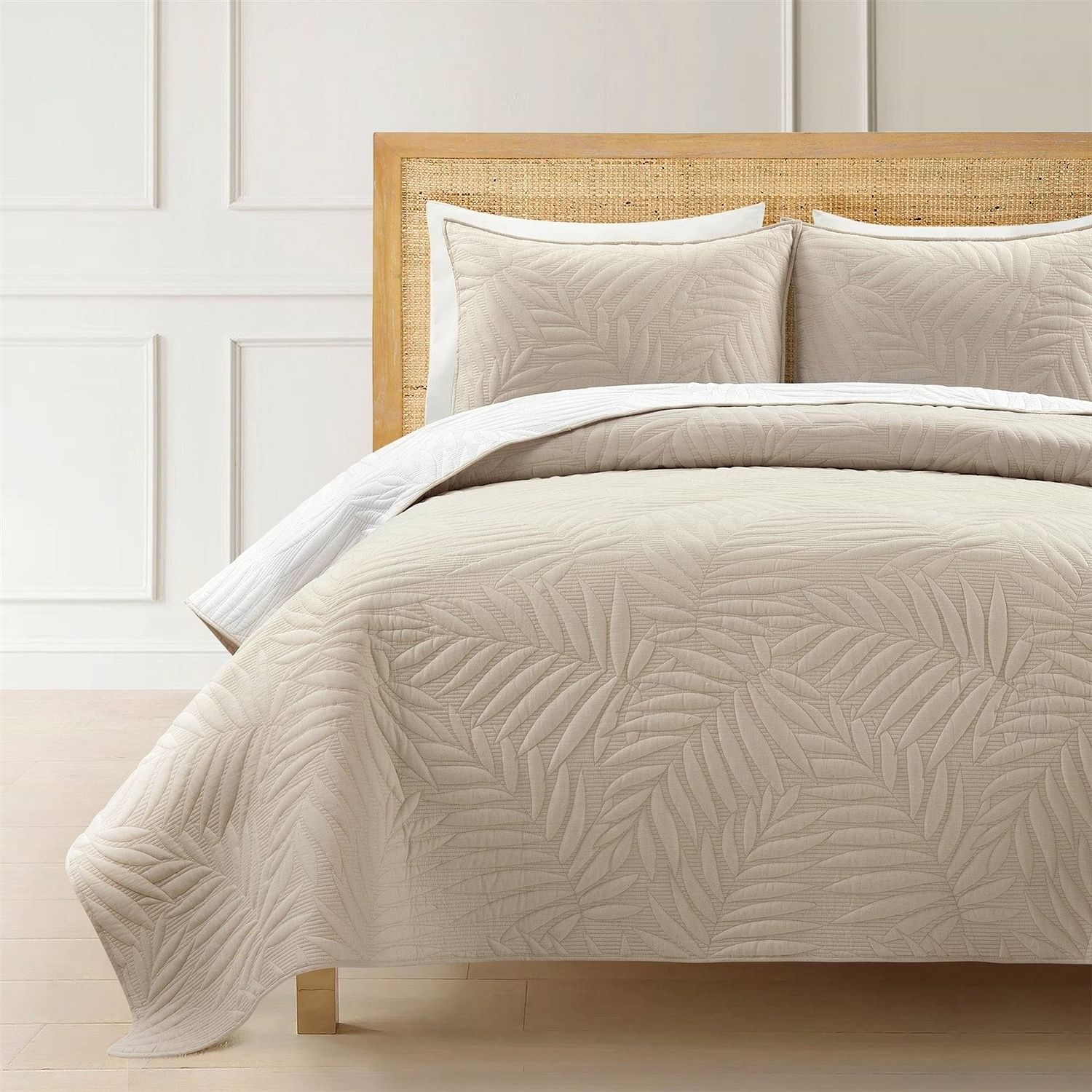 King size Lightweight Fern Leaf Reversible 3-PC White Beige Cotton Quilt Set - Free Shipping