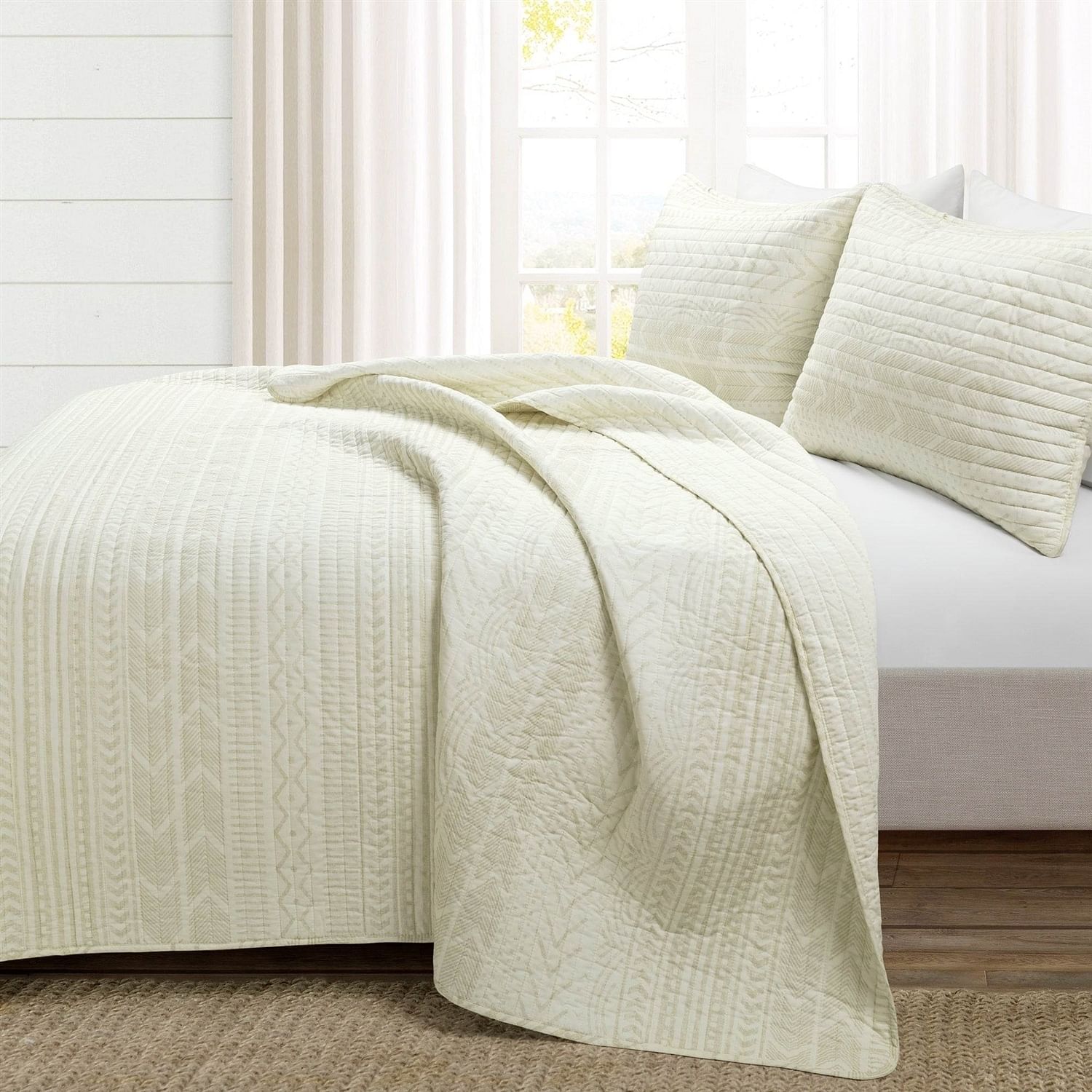 King size Scandinavian Chevron Ivory Reversible Cotton Quilt Set - Free Shipping