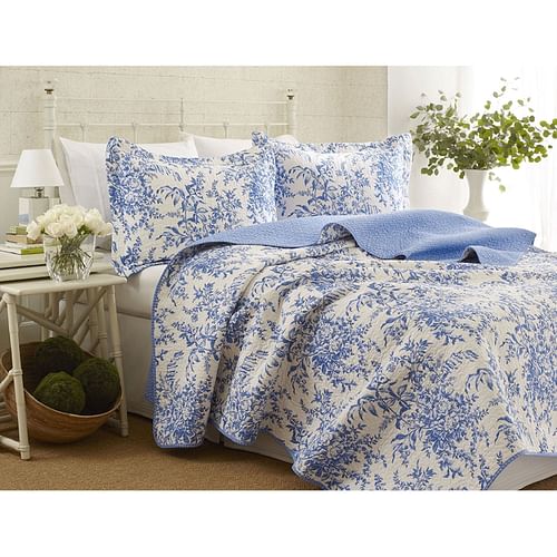 King size 100-Percent Cotton Quilt Bedspread Set with Blue White Floral Leaves Pattern - Free Shipping