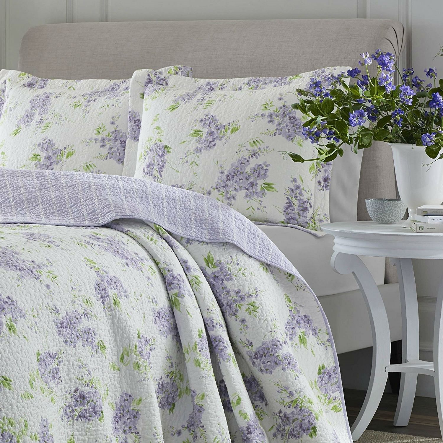 Full / Queen size 3-Piece Cotton Quilt Set with White Purple Floral Pattern - Free Shipping 