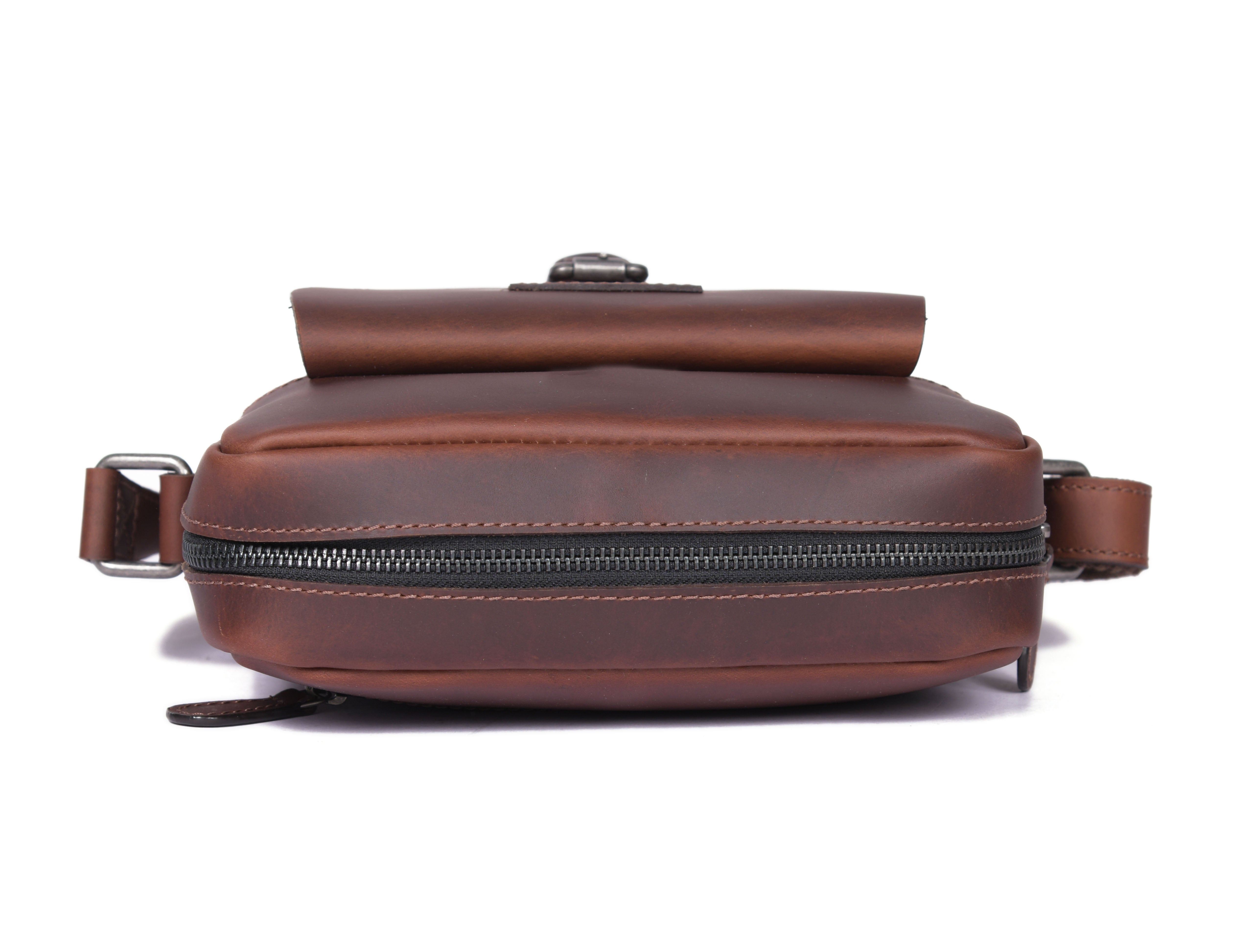 European Leather Fanny Bag – Sleek & Durable