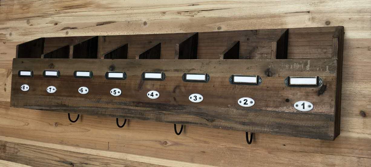 8 Compartment Wall Shelf 