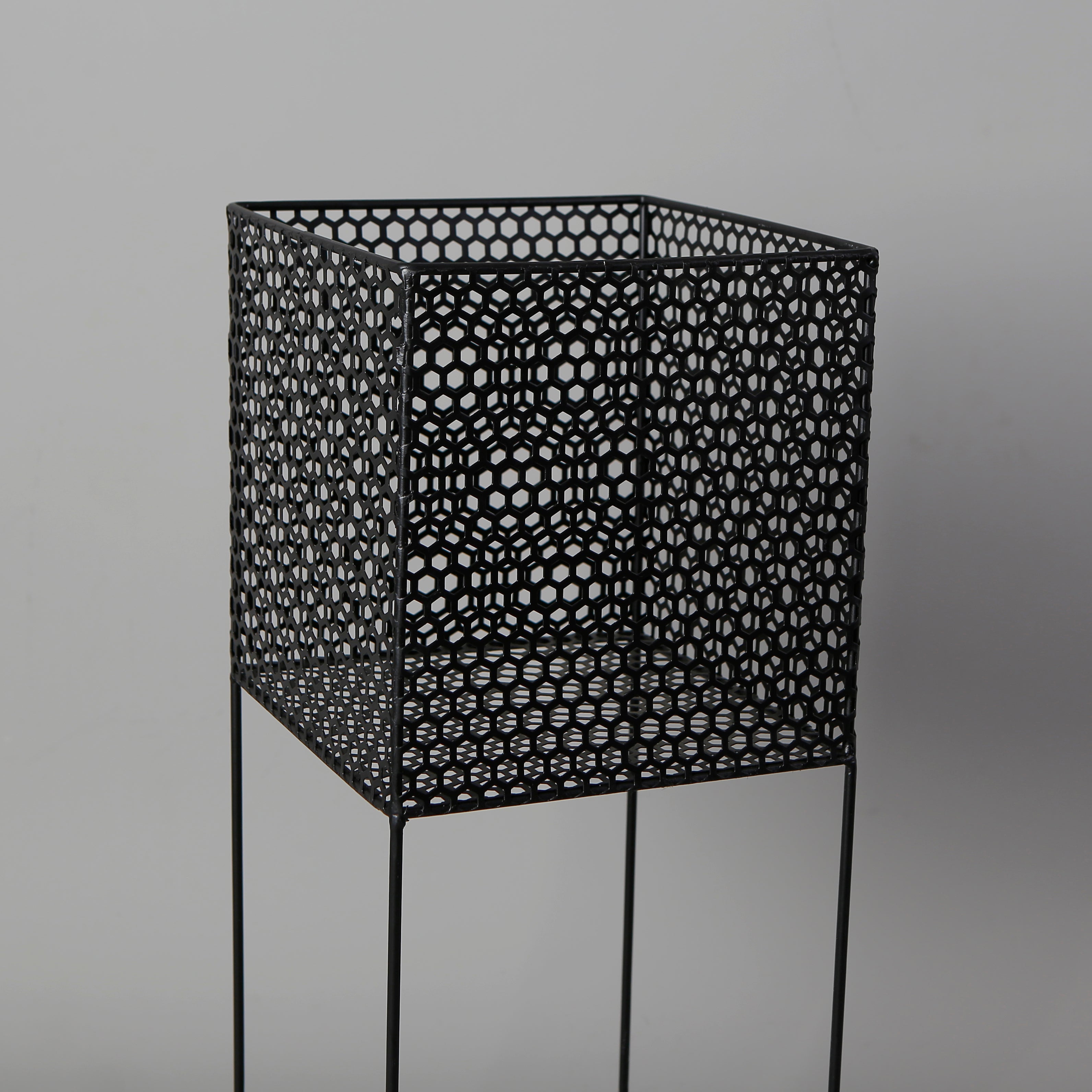 Salma Black Raised Metal Pot Planter 2.3’ 