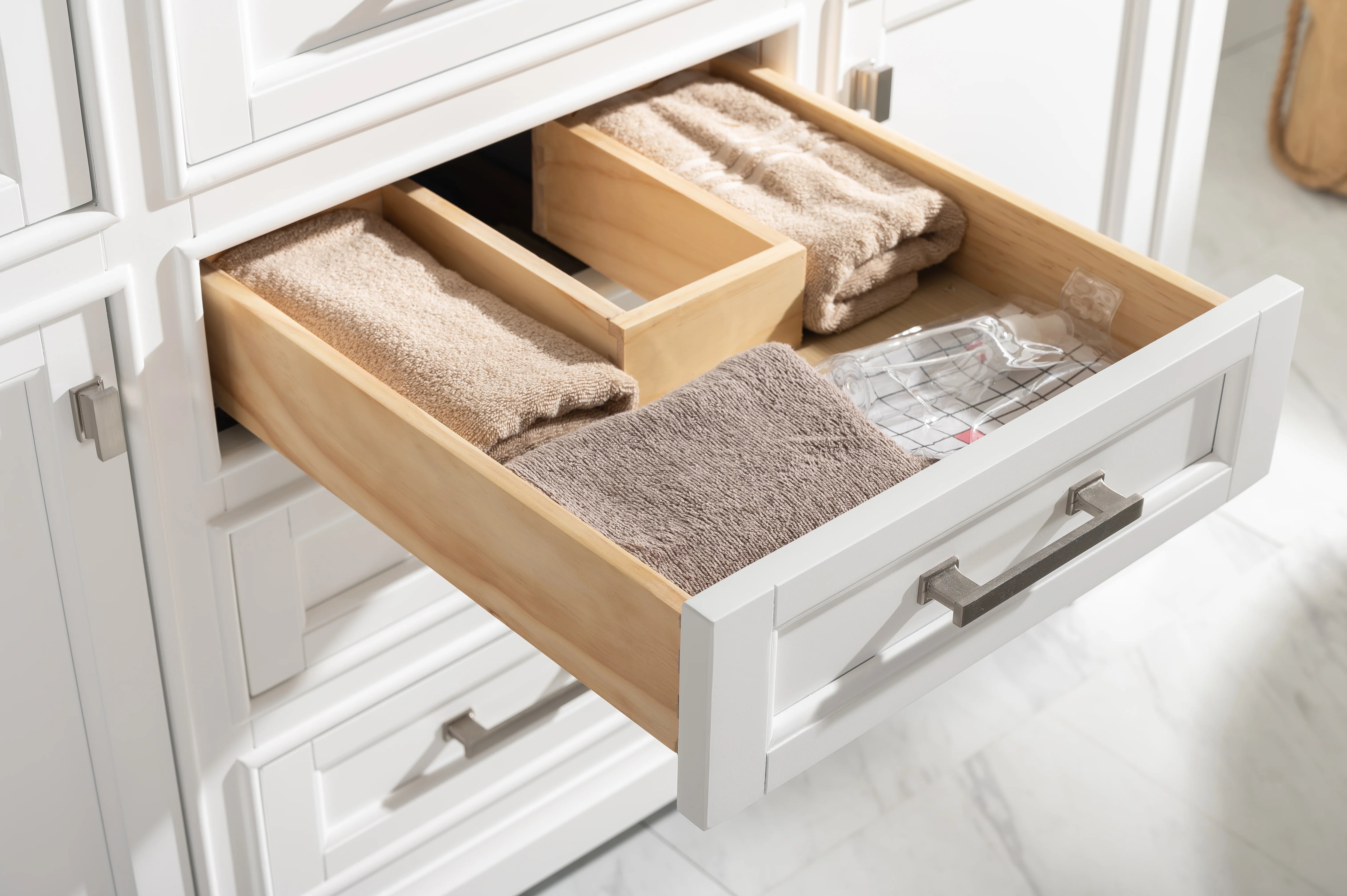 Milano 60" Single Sink Vanity with White Quartz Top