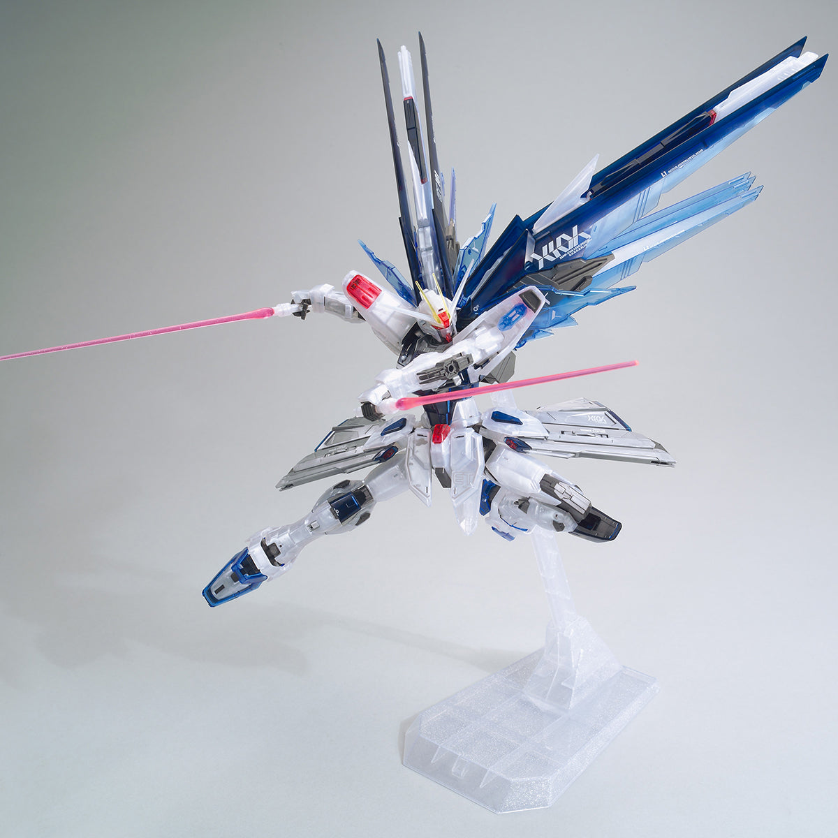 MG 1/100 Freedom Gundam Ver.2.0 (Clear Color) 