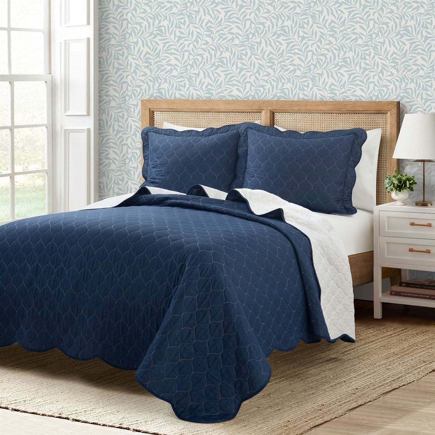King size White Navy Scalloped Edge Reversible Lightweight Quilt Set - Free Shipping 