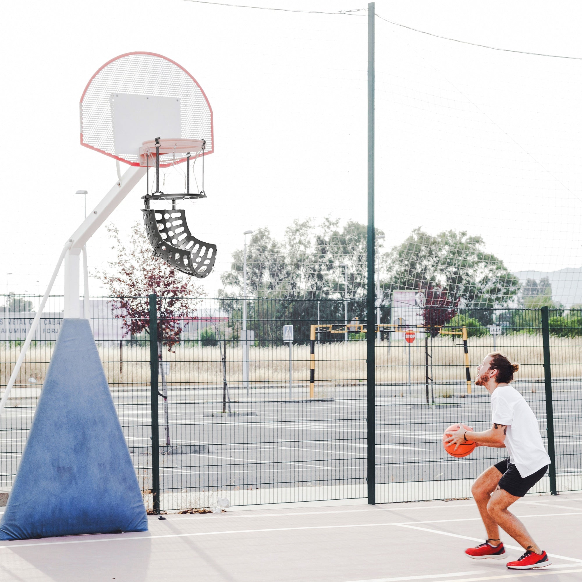 Soozier Basketball Hoop Ball Returner, Height Adjustable Basketball Rebounder with 360° Rotatable Return Chute, Black 