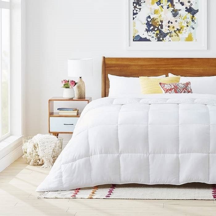 Queen Size Cozy All Seasons Plush White Polyester Down Alternative Comforter - Free Shipping