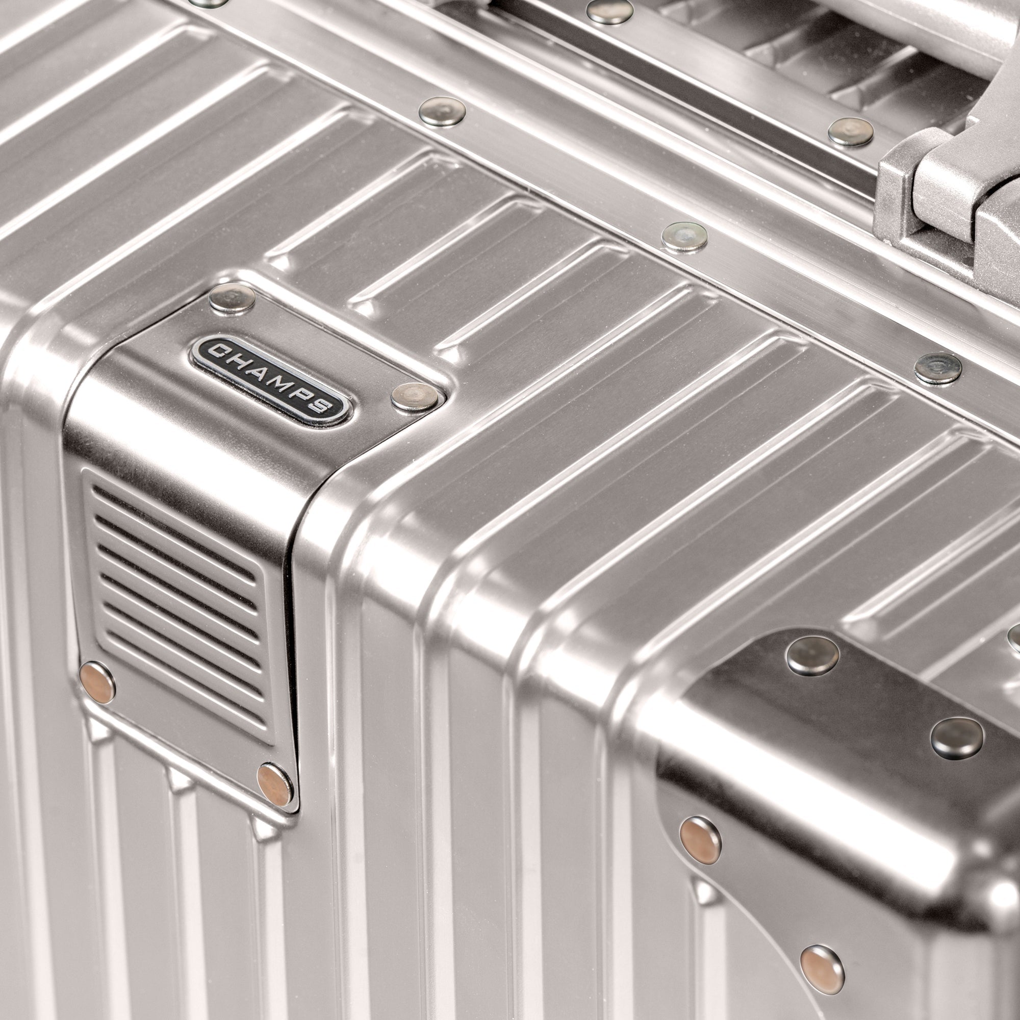 Elite / Aluminum Carry-on 