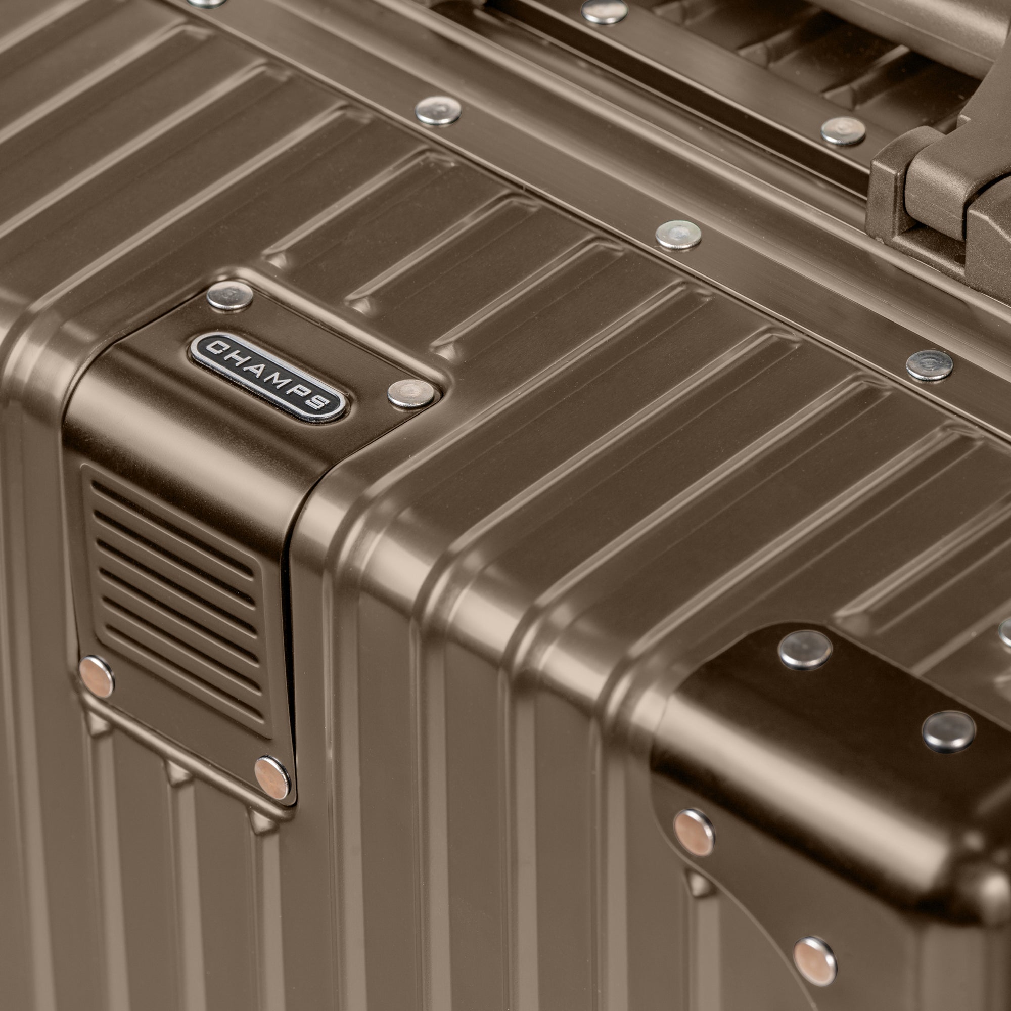 Elite / Aluminum Carry-on 