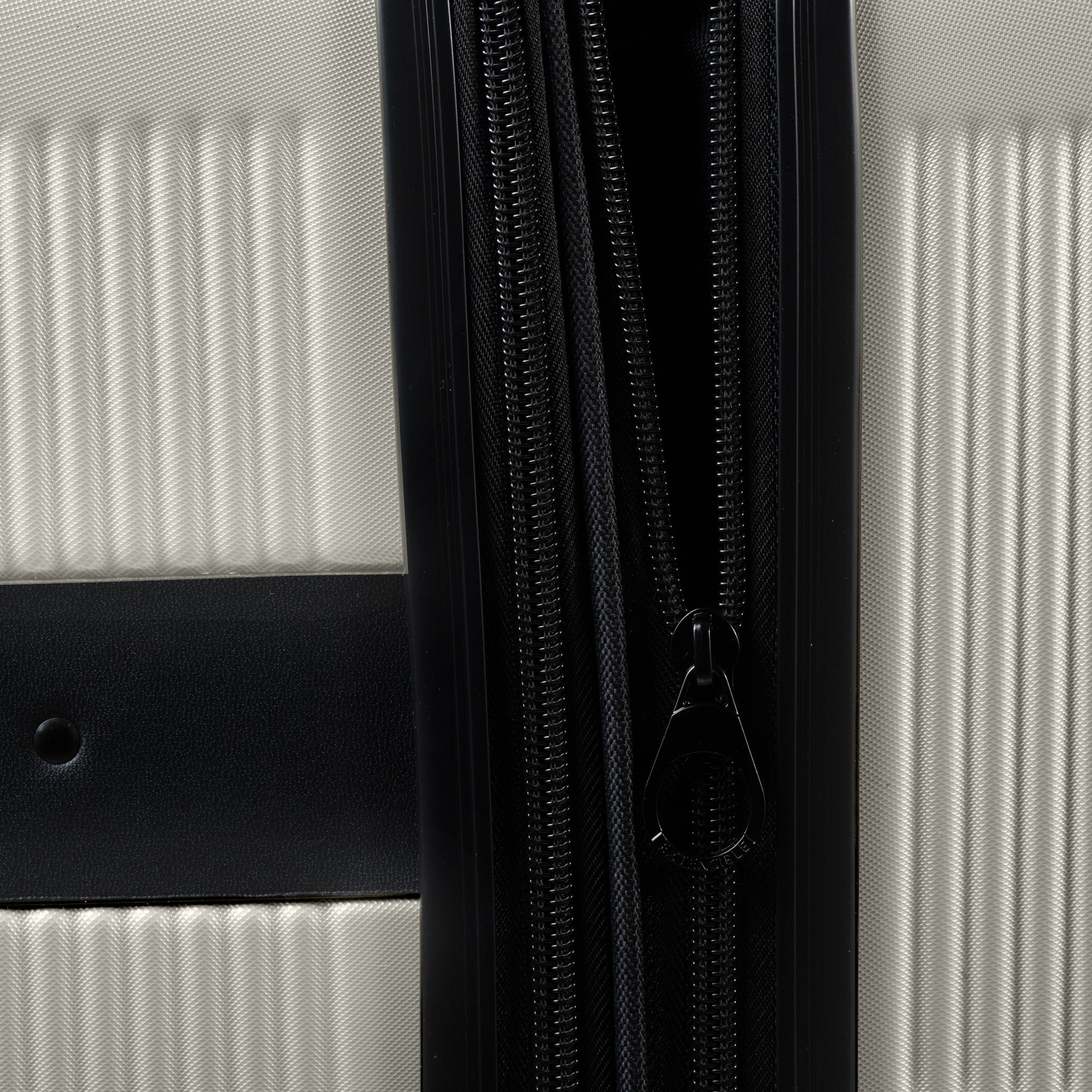 Onyx II / 3-Piece Luggage Set 