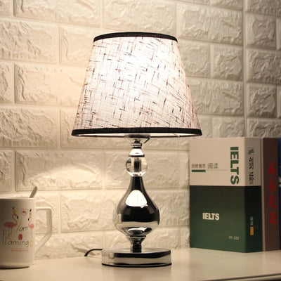 LED Crystal Bedroom Table Lamp - Modern Bedside Lamp for Living Room and Bedroom Decorative Indoor Lighting 