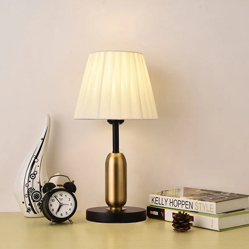 Nordic Vintage Horn Desk Lamp - Fabric Lampshade LED Night Light for Bedroom Bedside Table, Home Decoration