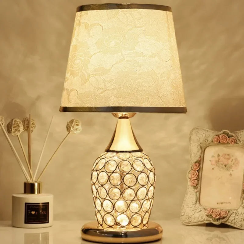 European-Style Crystal Table Lamp – Ins Simple Modern Design, Warm Romantic, Fashionable Creative Decorative Bedside Lamp