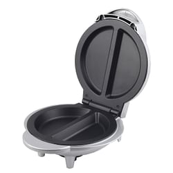 Brentwood Nonstick Electric Omelet Maker in Silver - Free Shipping 