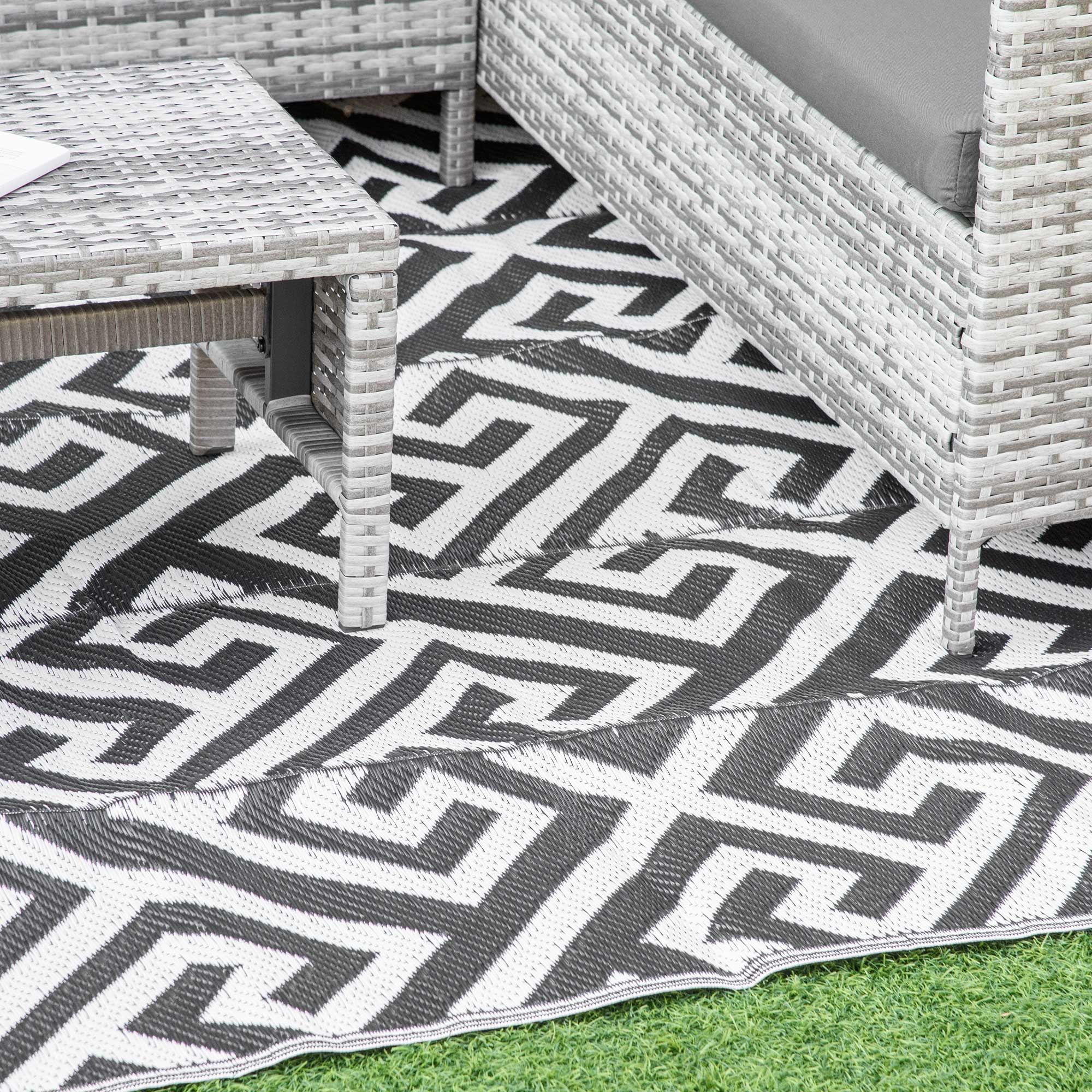 Outsunny 6' x 9' Reversible RV Outdoor Rug Black White Plastic Straw Mat for Beach Deck Backyard Camping 