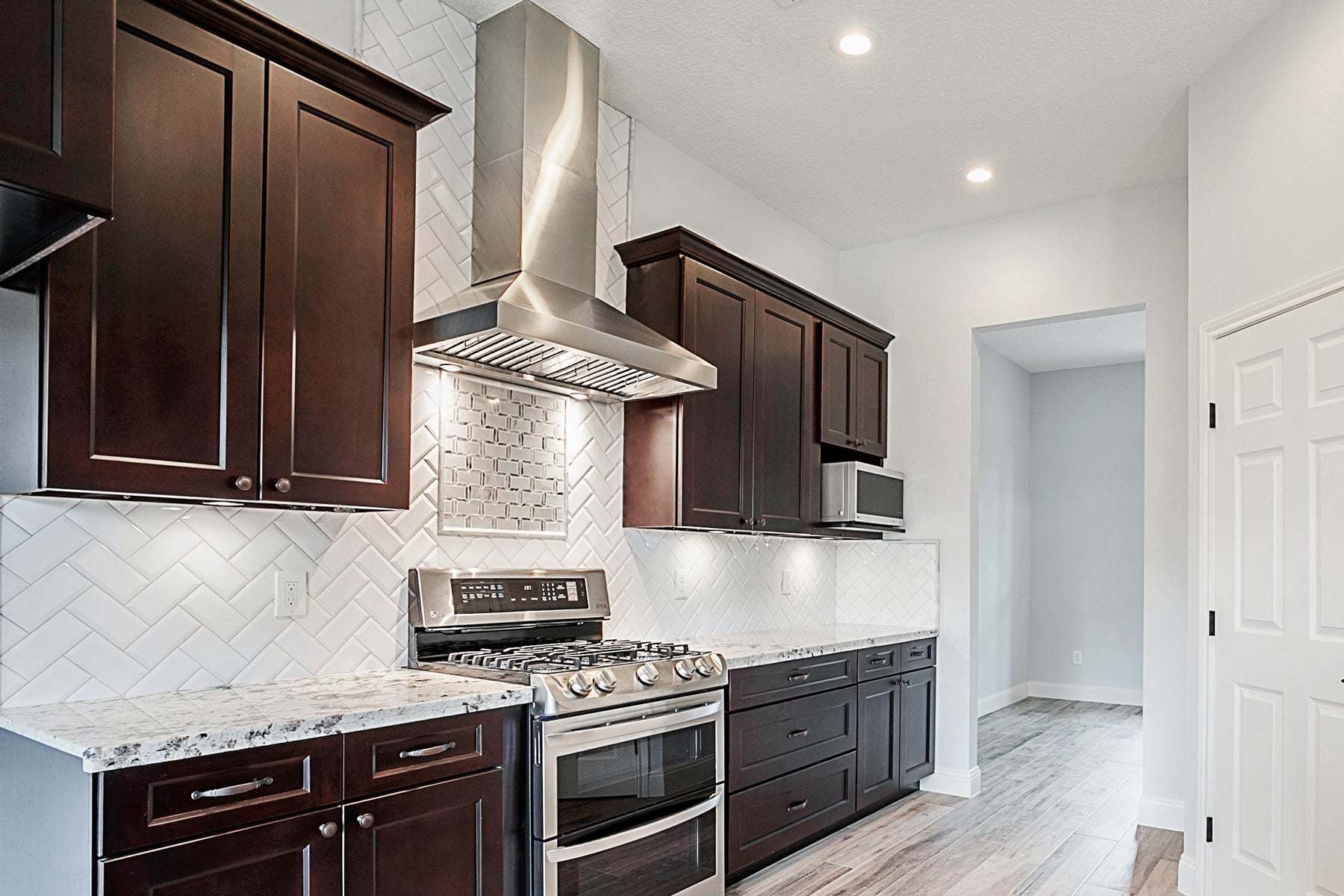 42 inch 750 CFM Wall Mount Range Hood - VICTORY Twister 