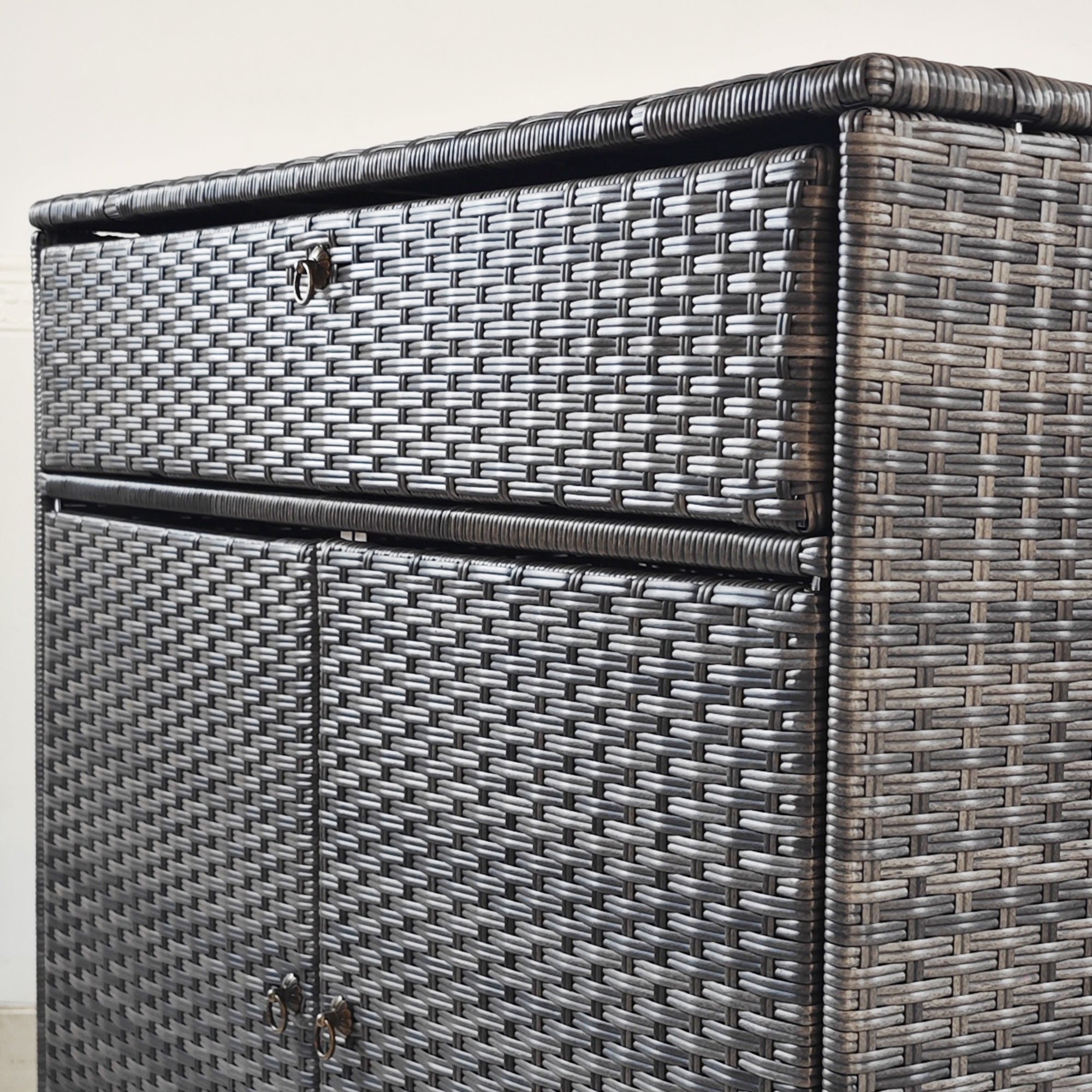 Outsunny Outdoor Storage Cabinet, Wicker 2-Door Pool Towel Storage Cabinet with Drawer, PE Rattan Pool Organizer, Grey 