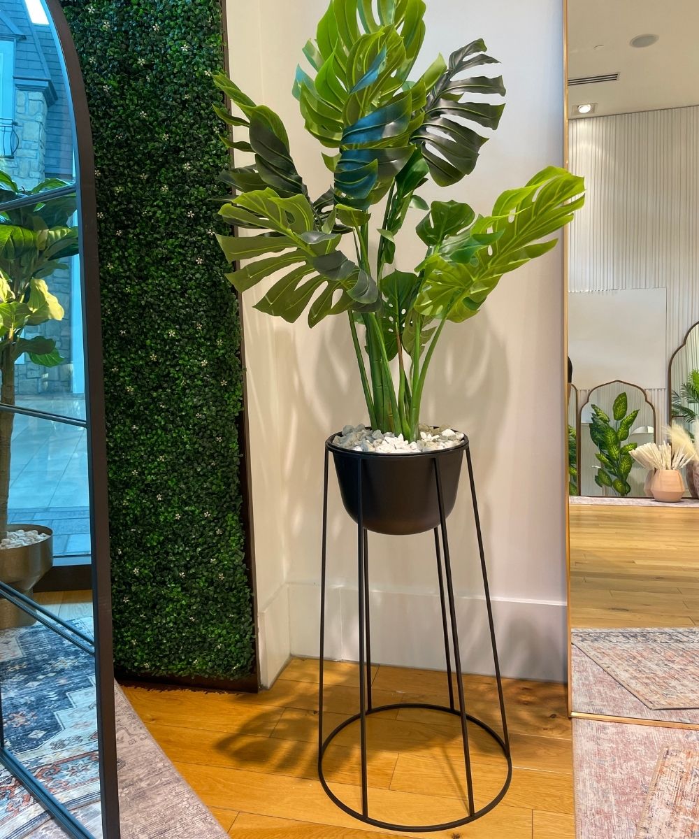 Nura Black Raised Metal Pot Planter 2.5’ 