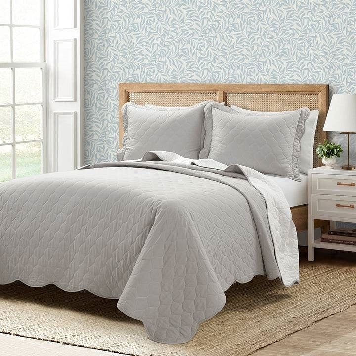 King/Cal King White Grey Scalloped Edge Reversible Thin Light Quilt Set - Free Shipping