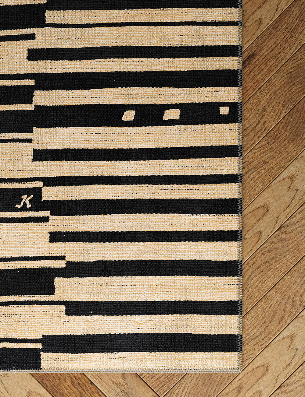 Xelara Natural Black Rug 