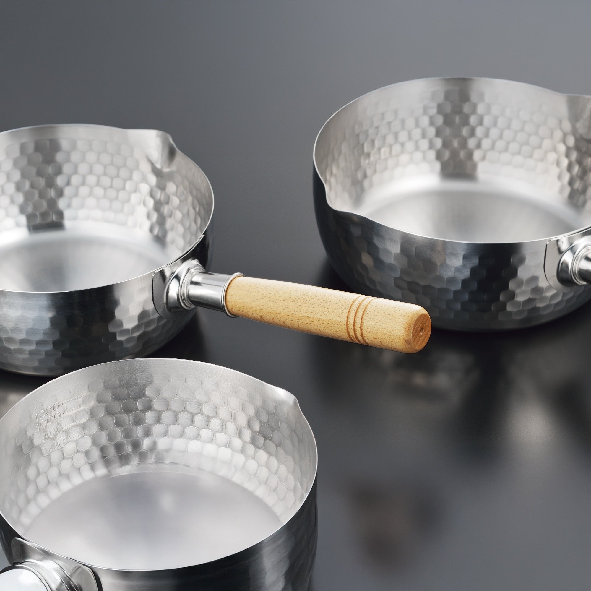 Yoshikawa Yukihira Saucepan 20 cm Stainless Steel  | 2.1 L with Wooden Handle 