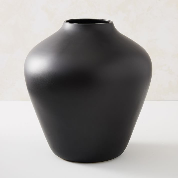 Black Vase Collection 