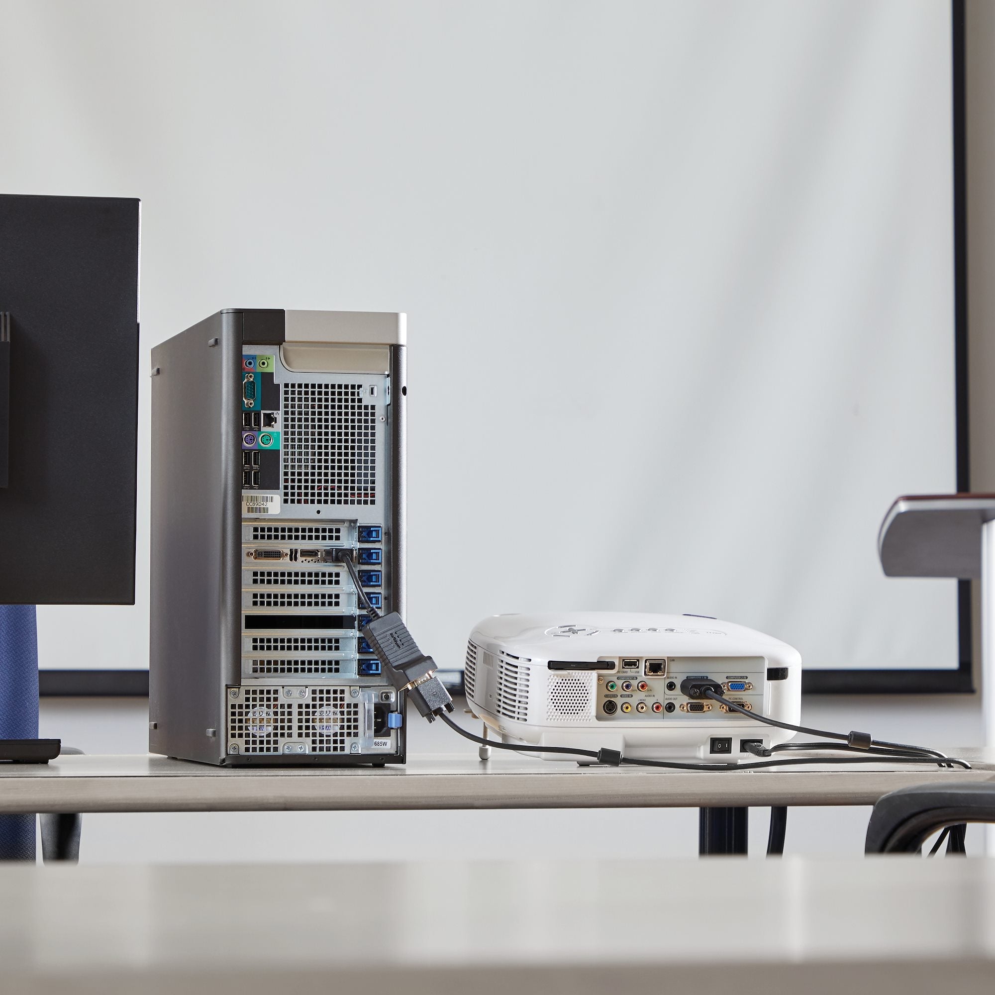 DisplayPort to VGA Adapter - Active DP to VGA Converter - 1080p Video - Durable - DP/DP++ Source to VGA Monitor Cable Adapter Dongle - DP 1.2 to VGA - Latching DP Connector 