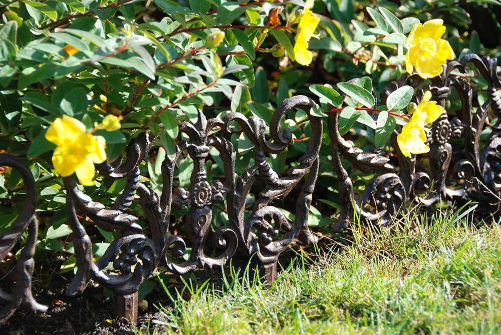 Elegant Cast Iron Lawn Fence 
