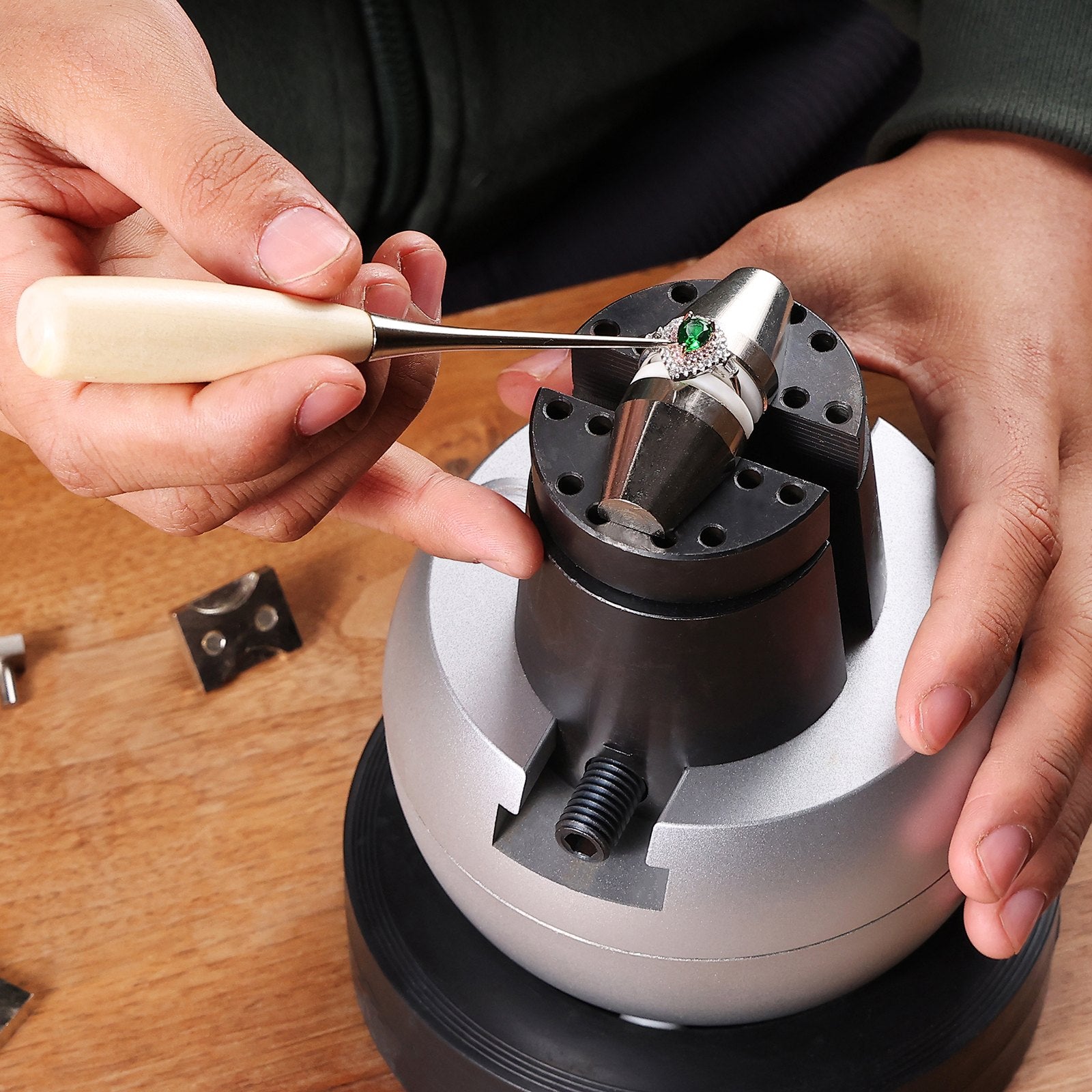 VEVOR Ball Vise Engraving Setting Tool 5 inch Professional Ball Vise 34 PCS Attachment Jewelry Engraving Block Tools Standard Block 