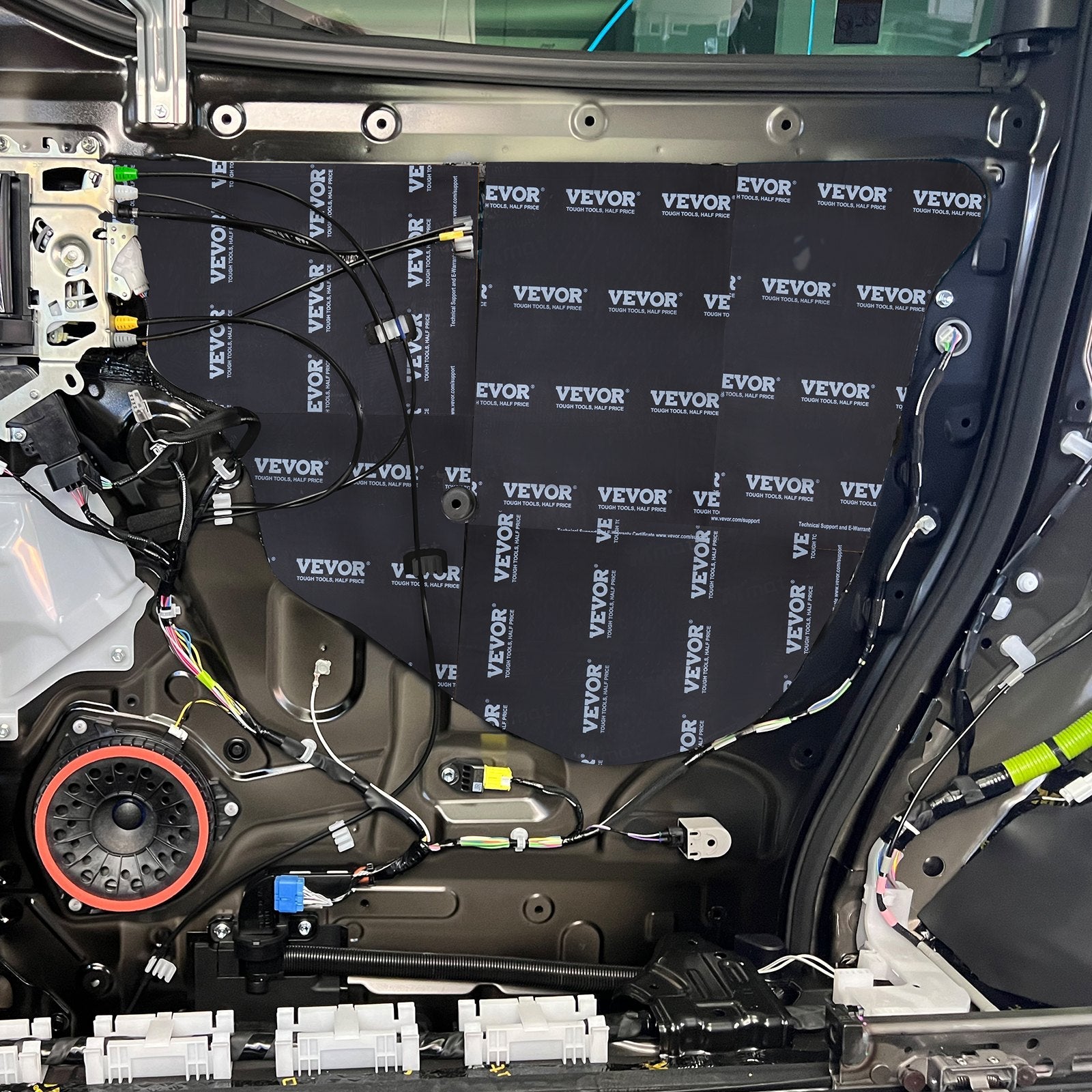 VEVOR Car Sound Deadening Mat, 200 mil 25 sqft Car Sound Dampening Material, Butyl Automotive Sound Deadener, Noise Insulation and Vibration Dampening Material for Car 