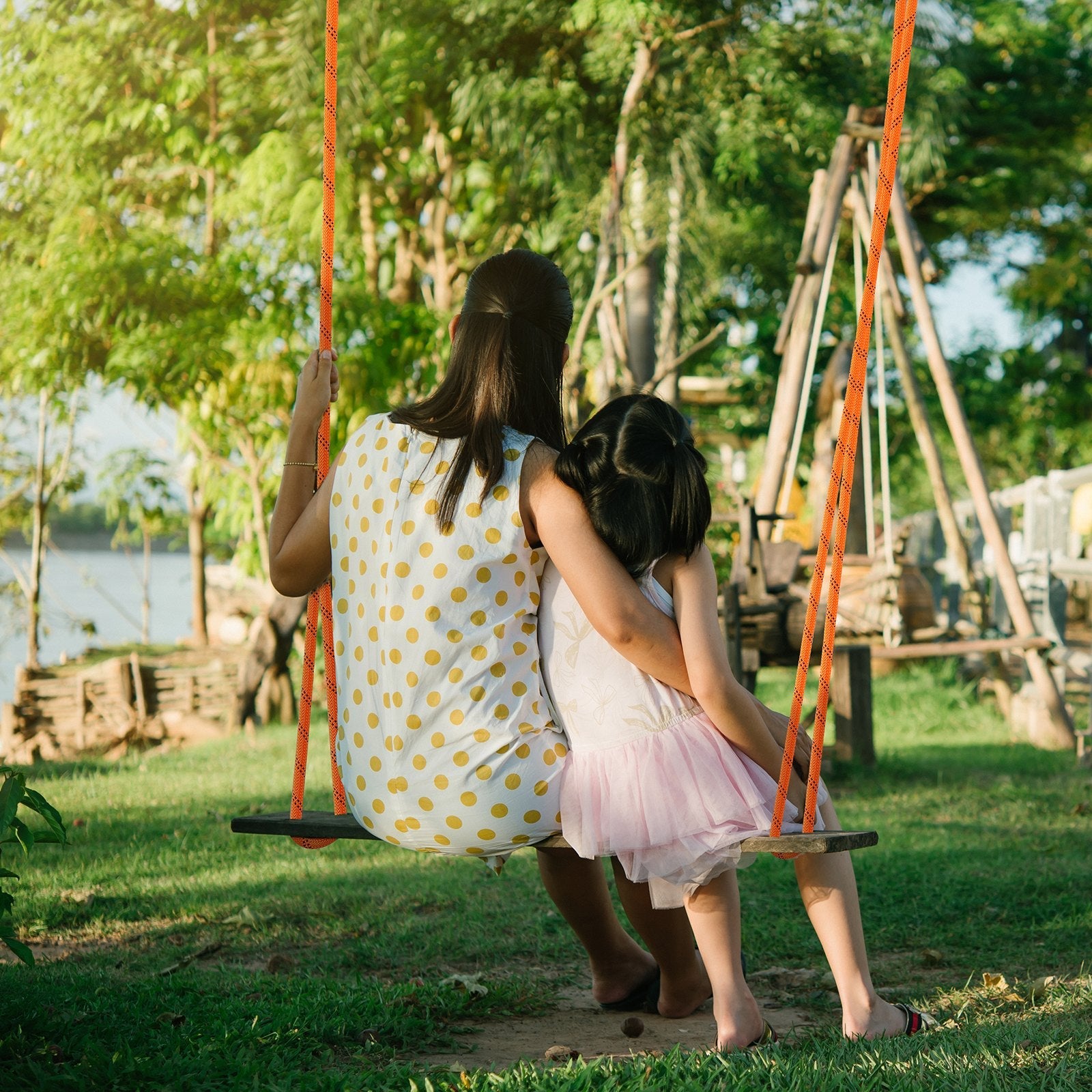 VEVOR Double Braided Polyester Rope, 1/2 in x 220 ft, 48 Strands, 8000 LBS Breaking Strength Outdoor Climbing Rope, Arborist Rigging Rope for Rock Hiking Camping Swing Rappelling Rescue, Orange/Black 