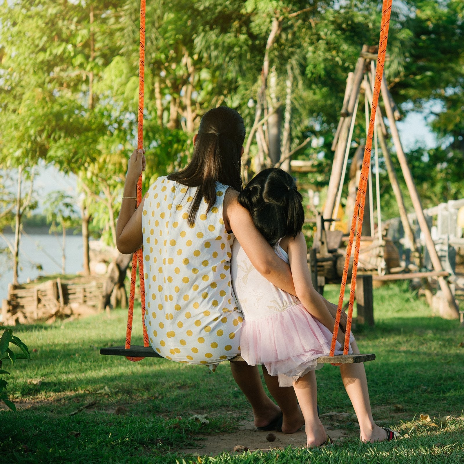 VEVOR Double Braided Polyester Rope, 3/4 in x 220 ft, 24 Strands, 20000 LBS Breaking Strength Outdoor Climbing Rope, Arborist Rigging Rope for Rock Hiking Camping Swing Rappelling Rescue, Orange/Black 