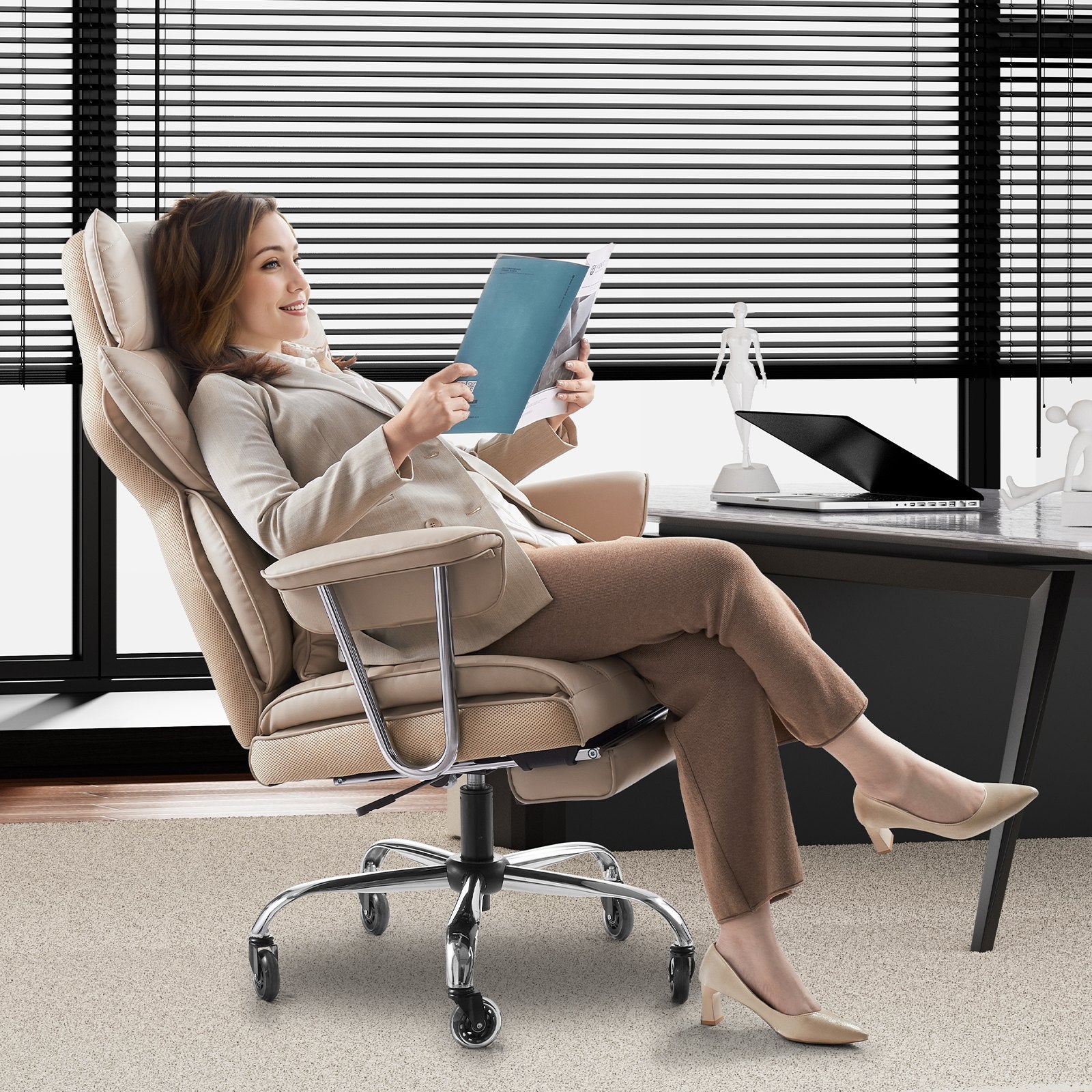VEVOR Executive Office Chair High Back Chair Footrest & Removable Armrests Brown 