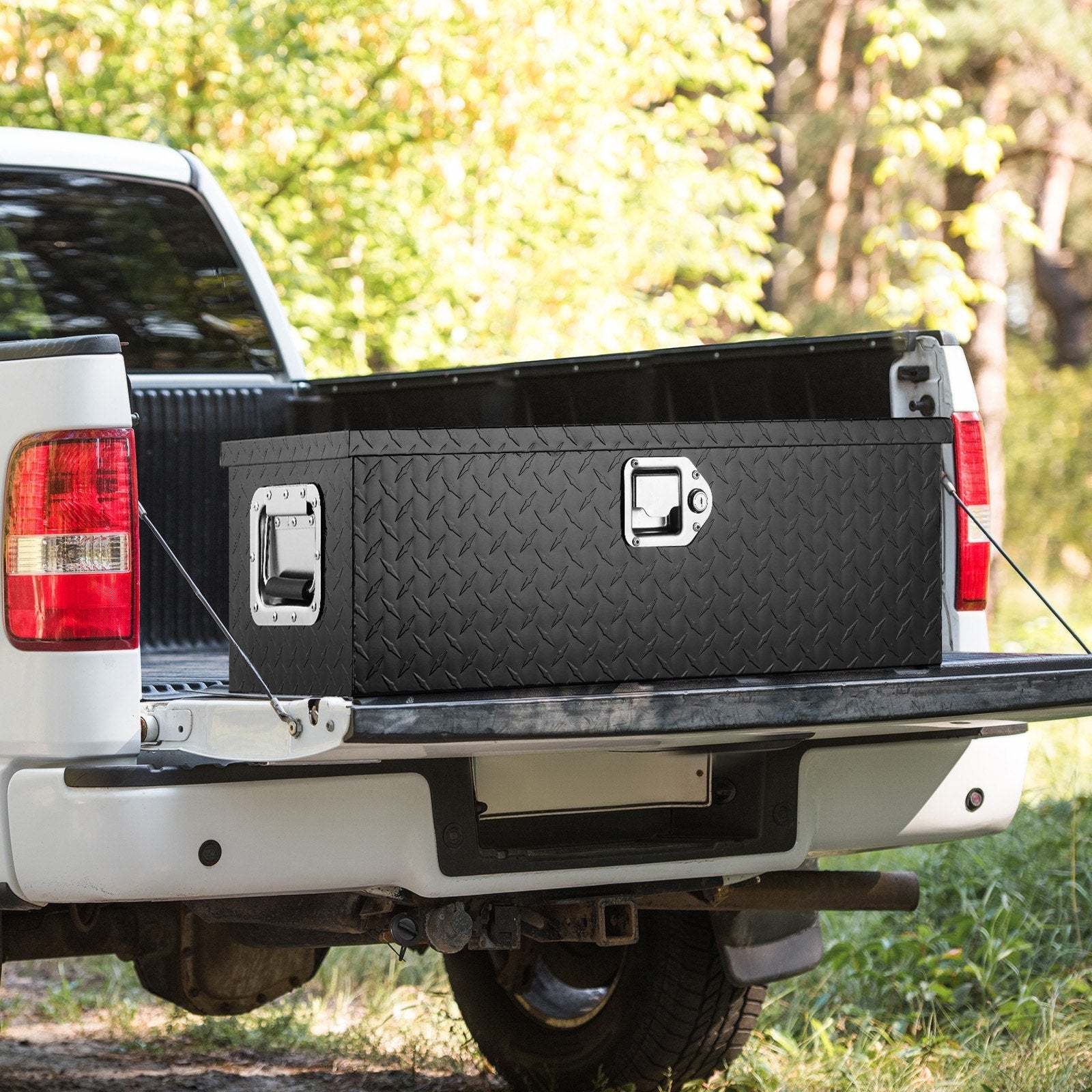 VEVOR Heavy Duty Aluminum Truck Bed Tool Box, Diamond Plate Tool Box with Side Handle and Lock Keys, Storage Tool Box Chest Box Organizer for Pickup, Truck Bed, RV, Trailer, 30"x13"x9.6", Black 