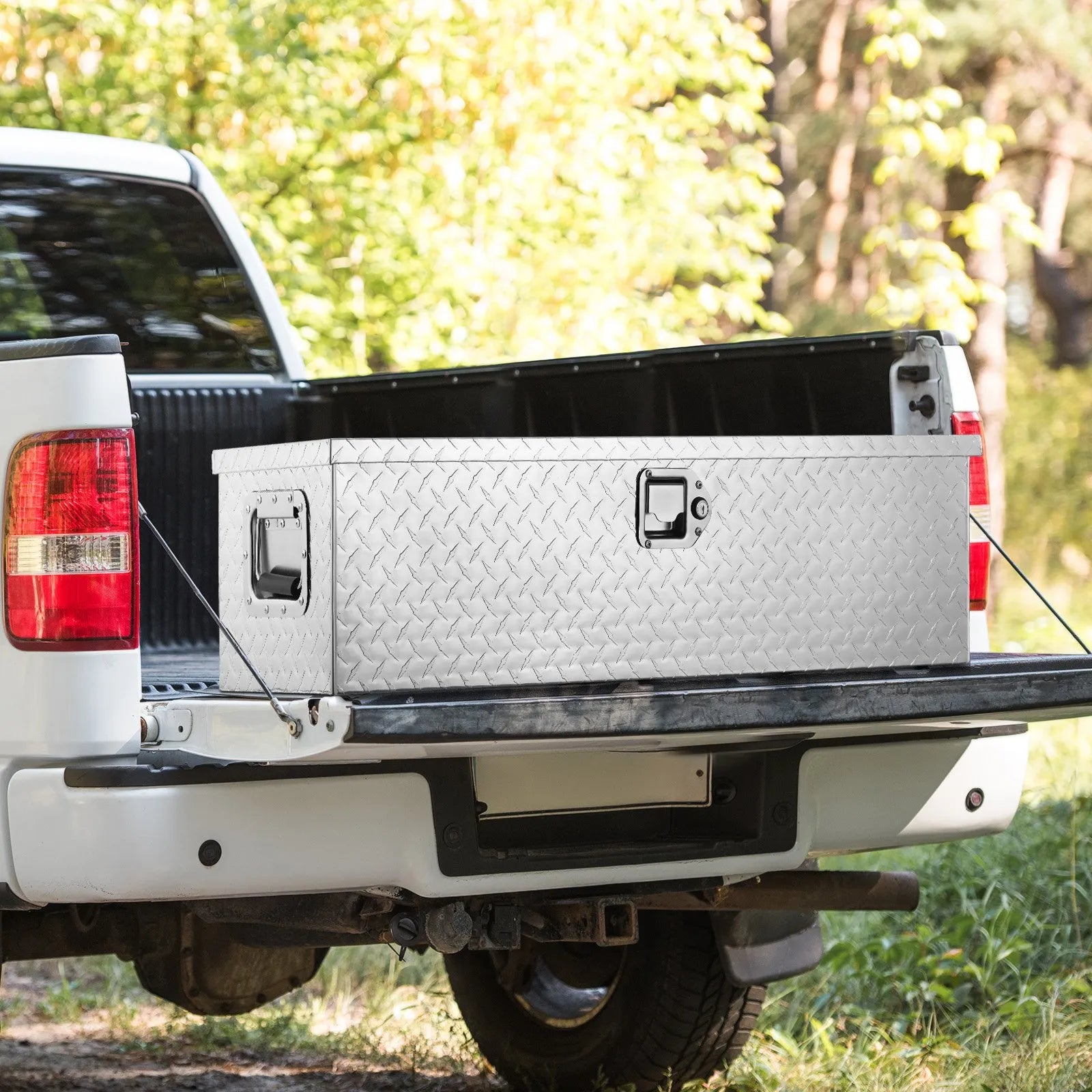 VEVOR Heavy Duty Aluminum Truck Bed Tool Box, Diamond Plate Tool Box with Side Handle and Lock Keys, Storage Tool Box Chest Box Organizer for Pickup, Truck Bed, RV, Trailer, 39"x13"x10", Silver
