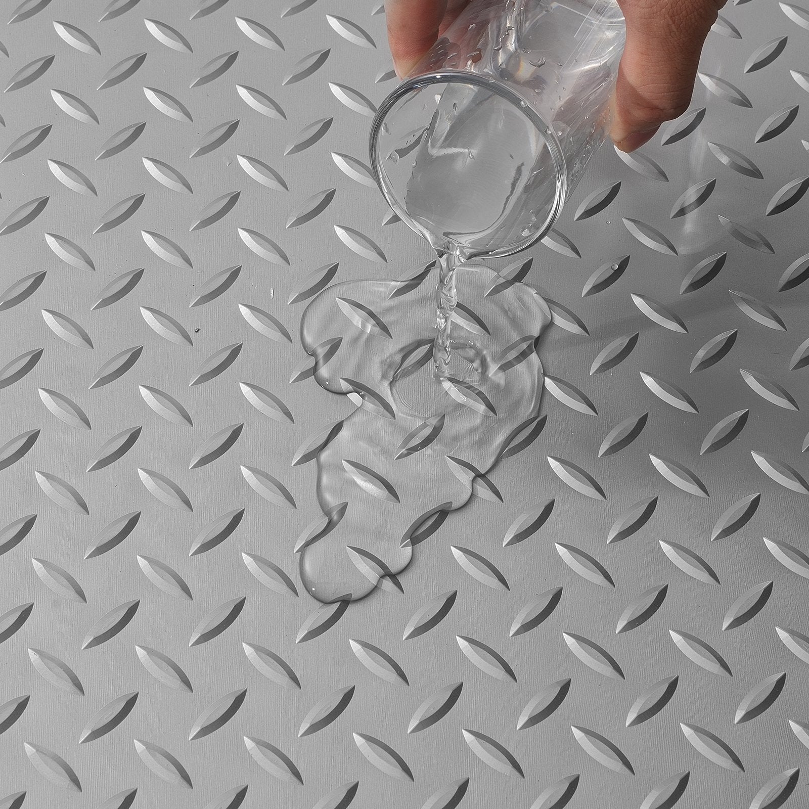 VEVOR Garage Floor Mat 4.9x19ft Vinyl Garage Flooring Roll Anti-Slide Diamond Texture Silver Garage Mats for Under Car 93 sqft Covering Space DIY PVC Garage Floor Mat for Gyms Boats Car Trailer 