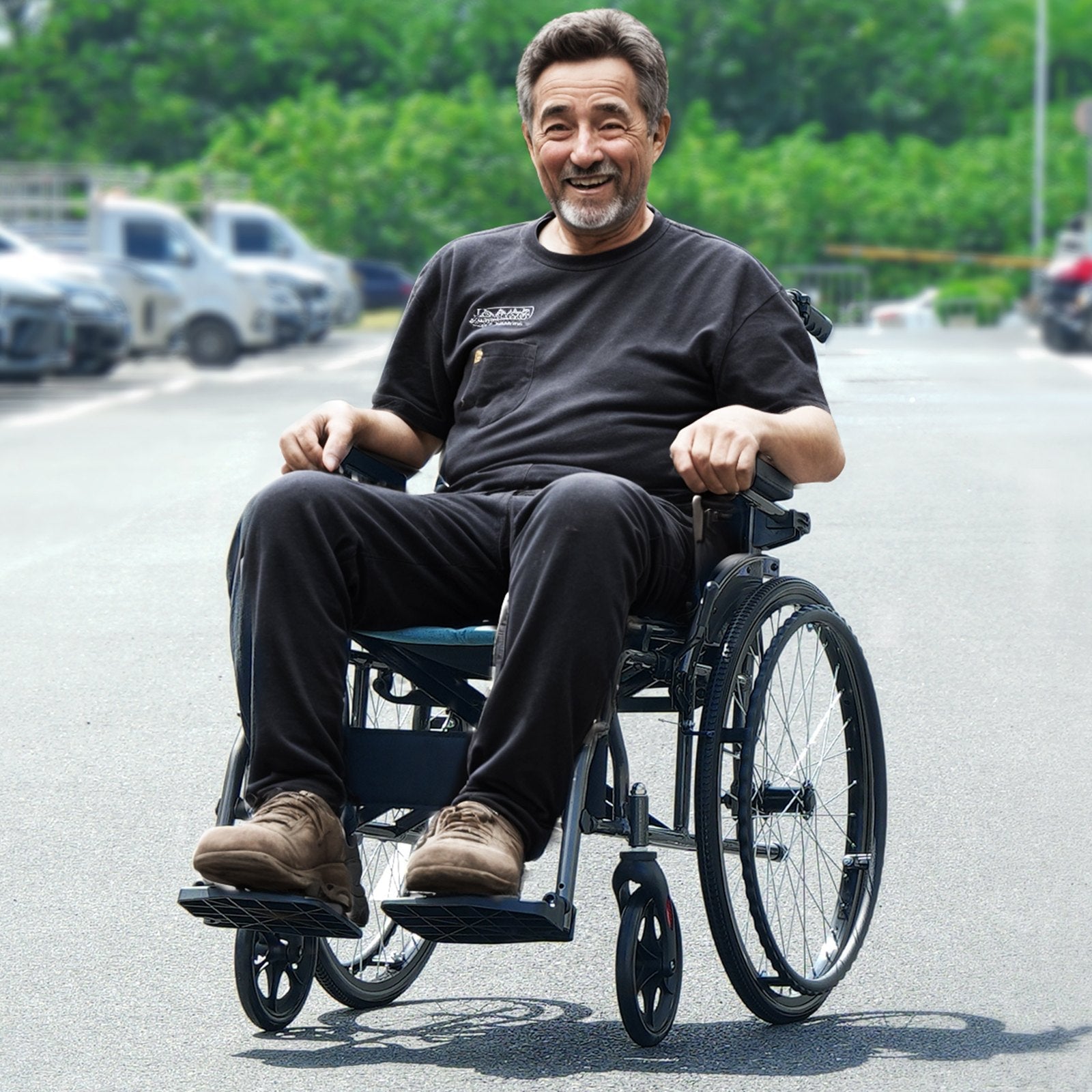 VEVOR Wheelchair Aluminum Alloy Ultra-Lightweight 18-In Wide Seat 250lbs 