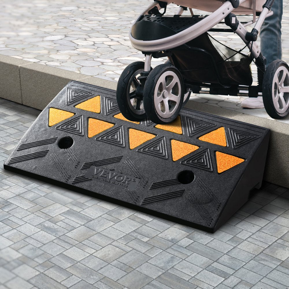 VEVOR Rubber Curb Ramp 4.25" Rise Height Sidewalk Curb Ramp, 11.8" Width 19.7" Length Driveway Ramp for Curb, 15T Heavy Duty Rubber Ramp for Forklifts, Trucks, Buses, Cars, Wheelchairs, Bikes 