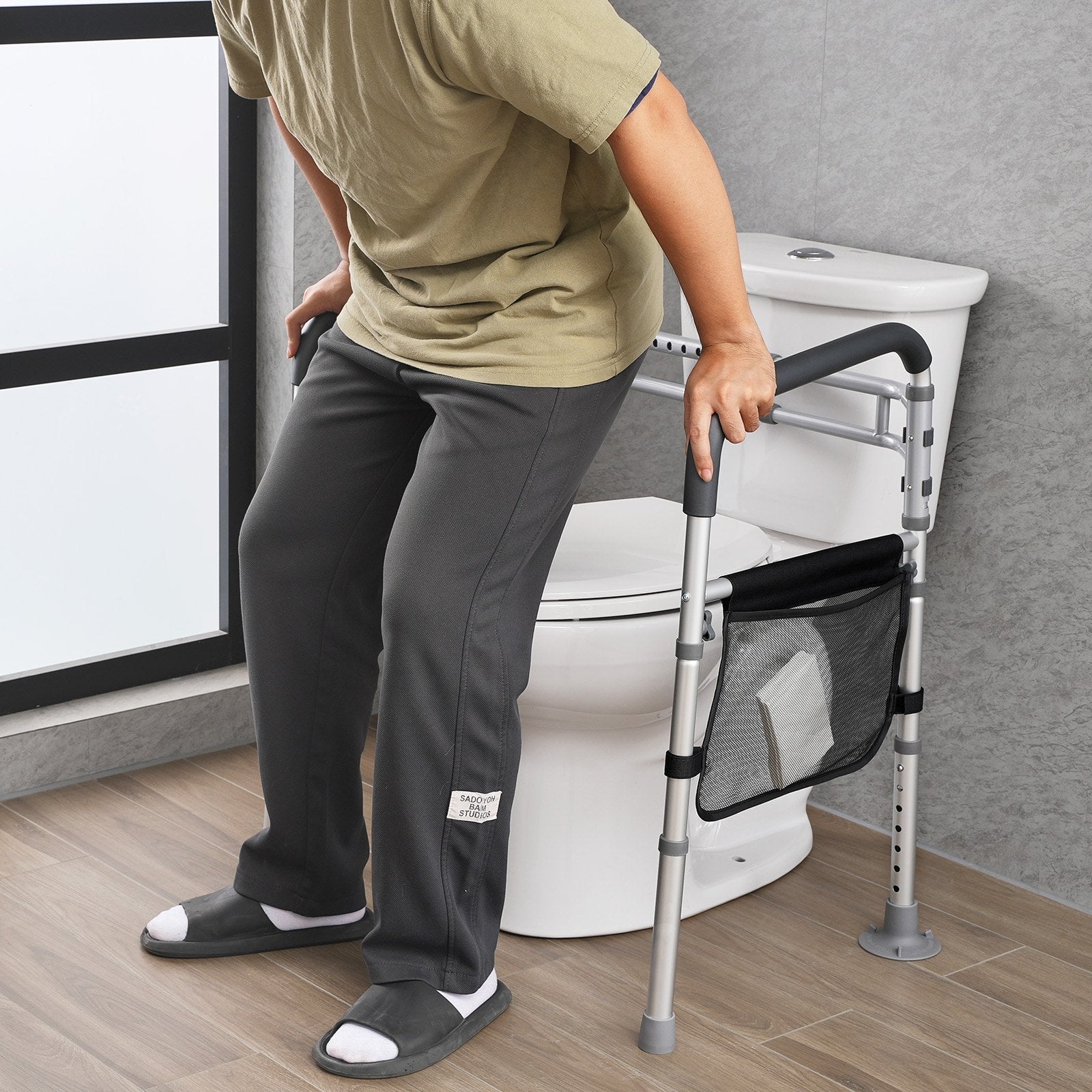VEVOR Foldable Toilet Safety Rail Toilet Rail with Non-Slip Handles for Seniors 