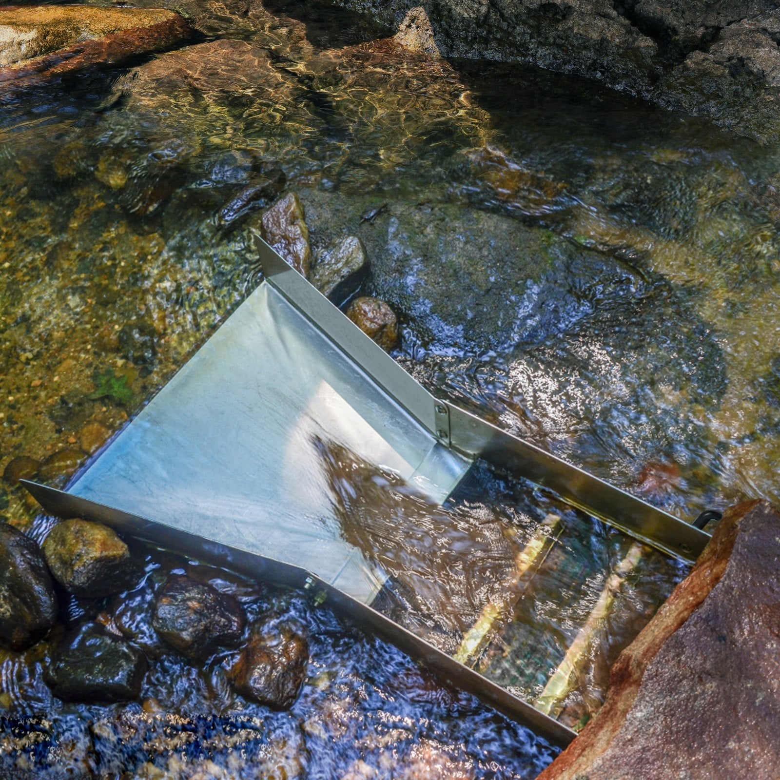 VEVOR Aluminum Alloy Sluice Box, Compact 30\" Long Sluice Boxes for Gold, Lightweight Gold Sluice Equipment, Portable Sluice Boxes w/Miner\'s Moss, River, Creek, Gold Panning, Prospecting, Dredging 